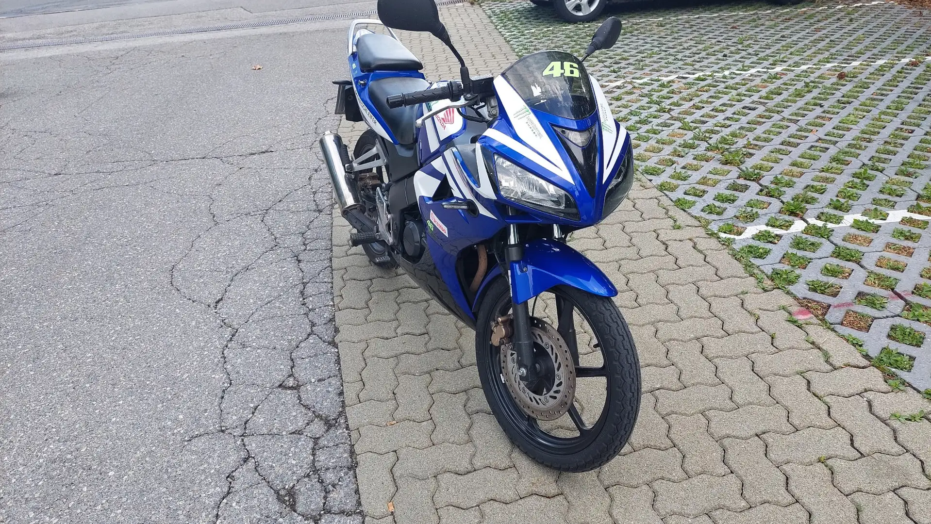 Honda CBR 125 Azul - 1