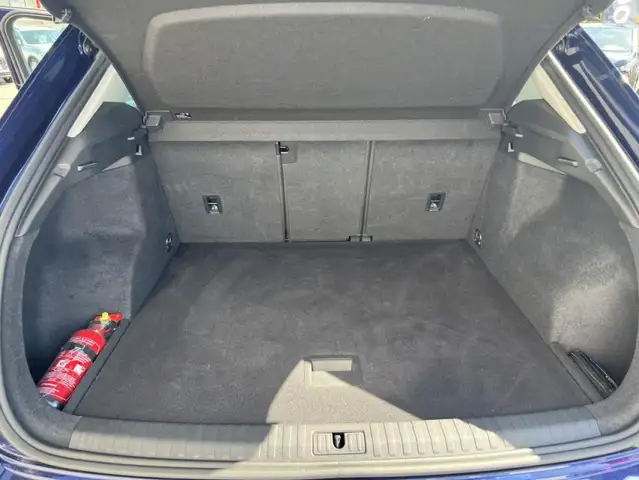 Audi Q3 view 14