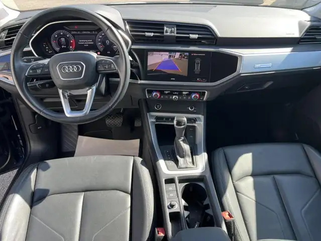 Audi Q3 view 9