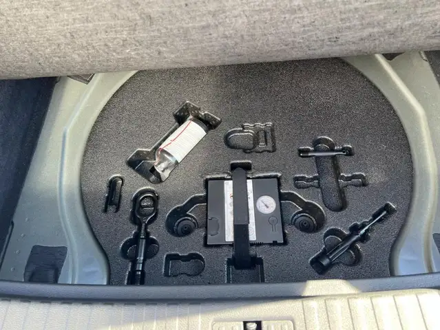 Audi Q3 view 15