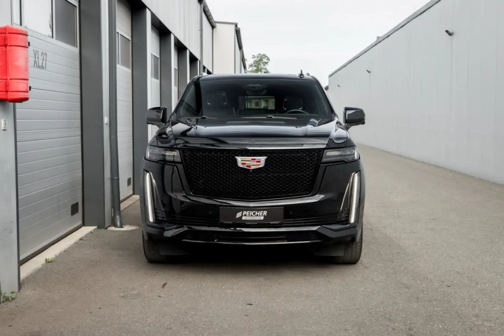 Cadillac Escalade Sport Platinum 6,2 L V8 AT 4WD Schwarz - 2