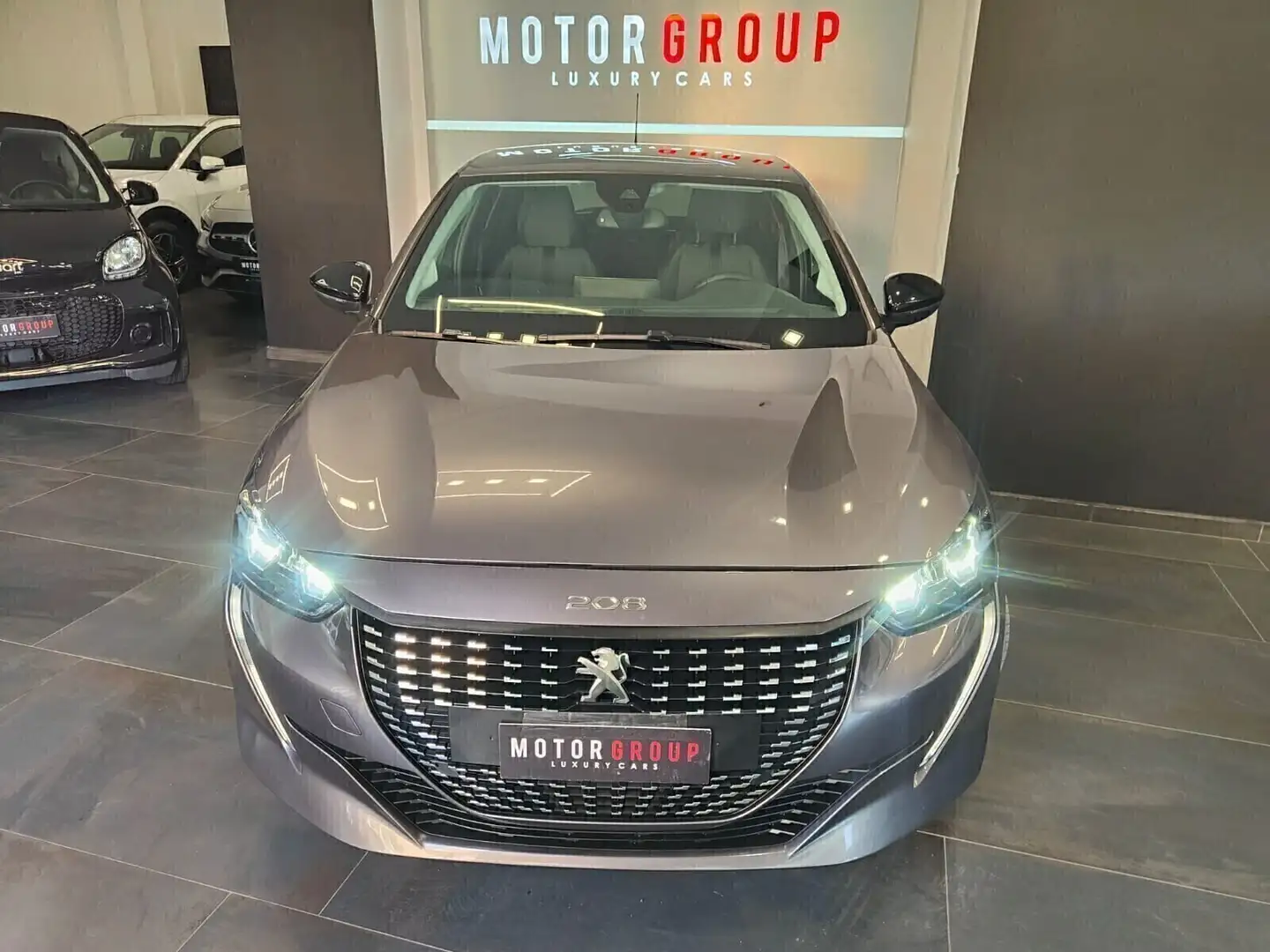 Peugeot 208 1.2 PureTech 100 Stop&Start 5 porte Allure Grijs - 2