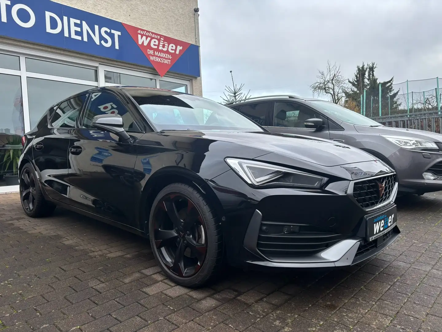 CUPRA Leon 1.5*DSG*NAV*CARPLAY*KAM*El.Sitz*BEATS*LED-MATRIX Schwarz - 2