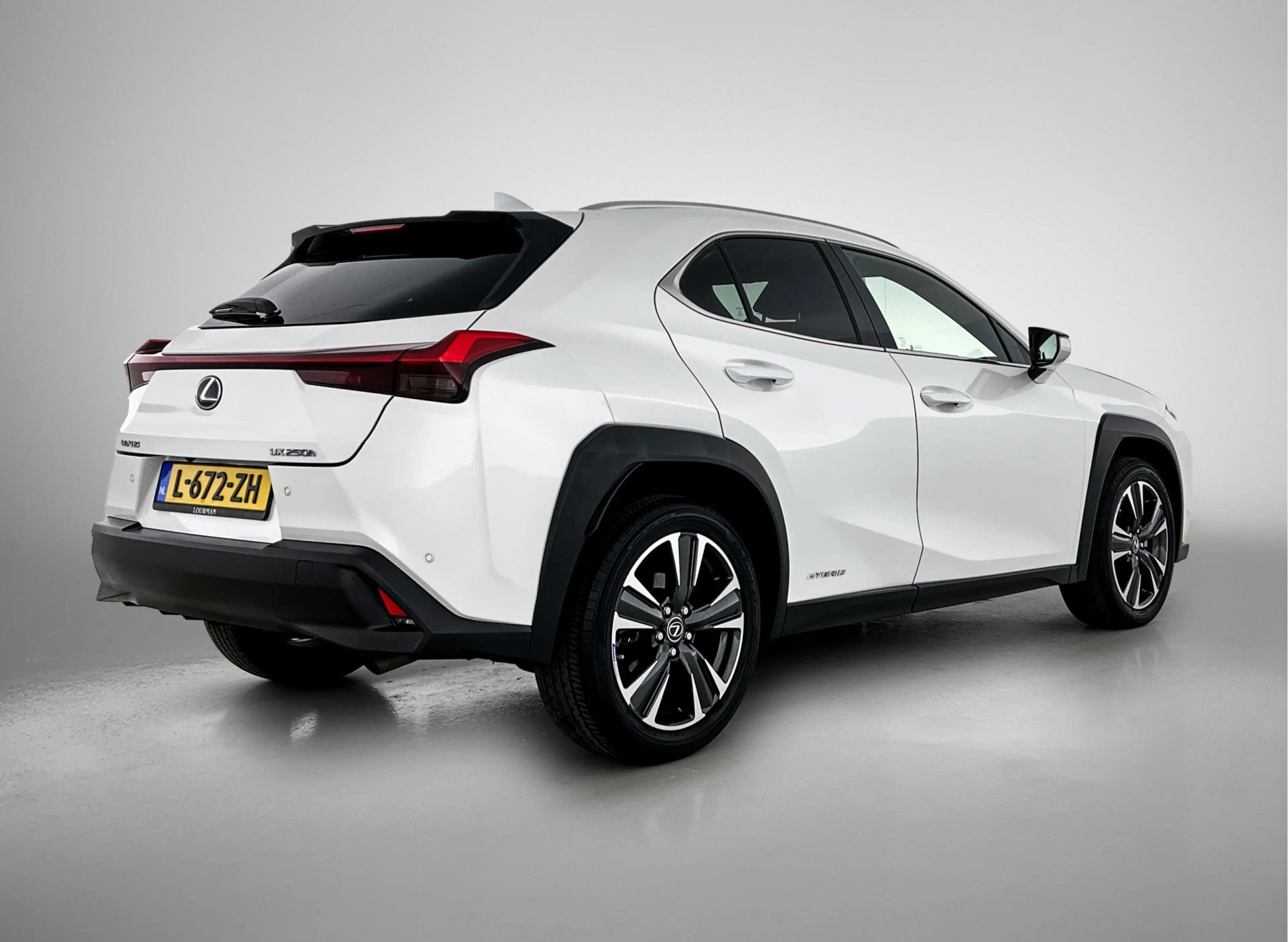 Lexus UX 250h Business Line | Stoelverwarming | Stuurverwarming — photo 2