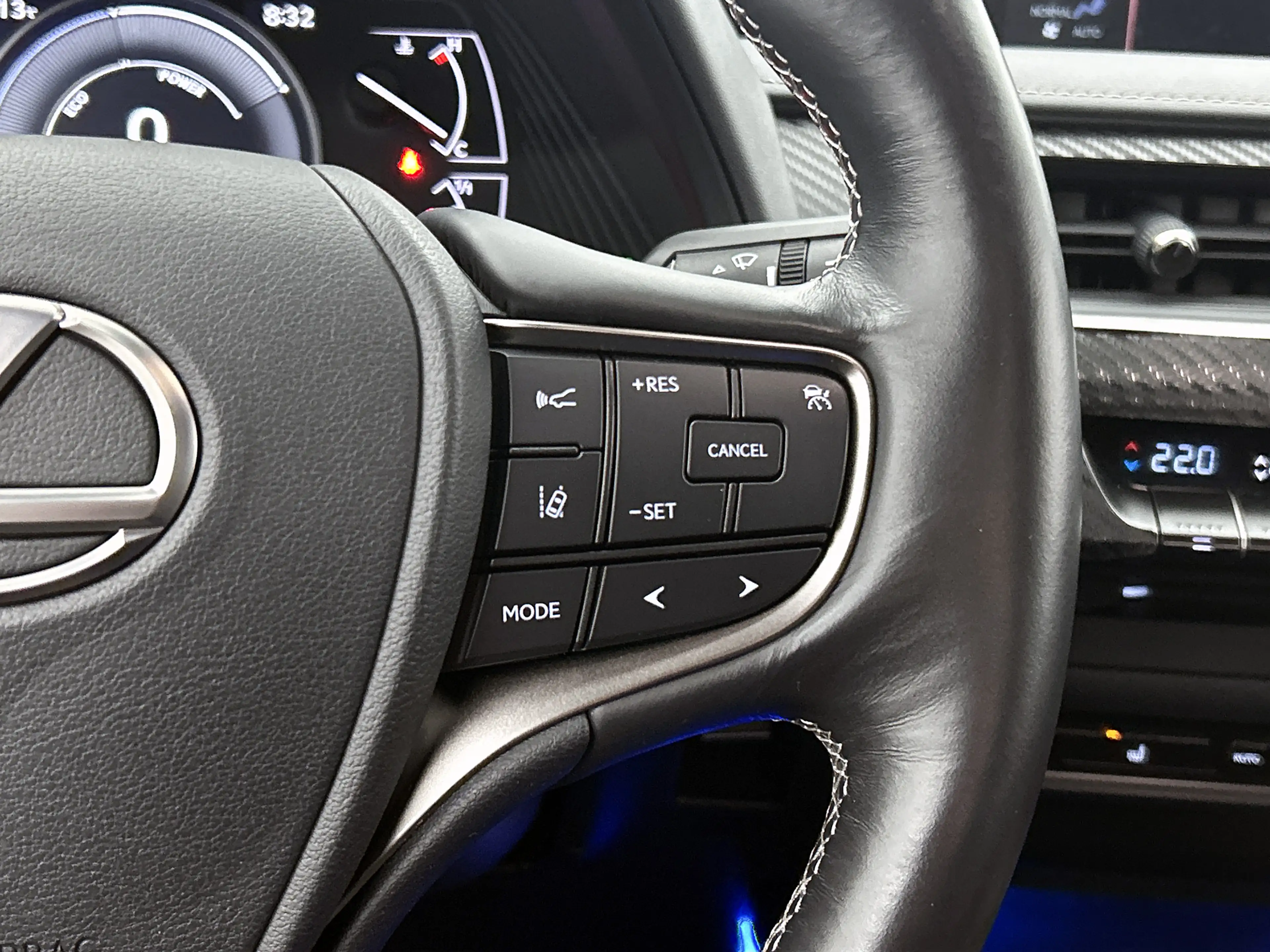Lexus UX 250h Business Line | Stoelverwarming | Stuurverwarming — photo 15