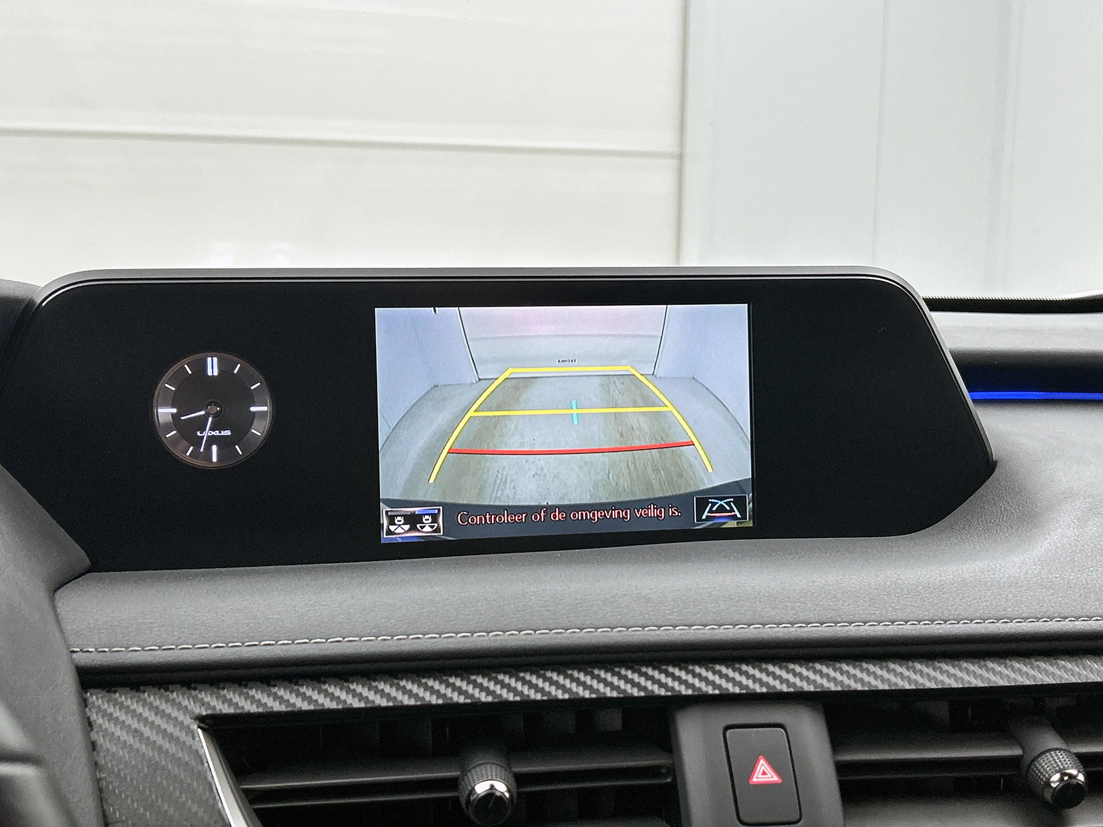 Lexus UX 250h Business Line | Stoelverwarming | Stuurverwarming — photo 8