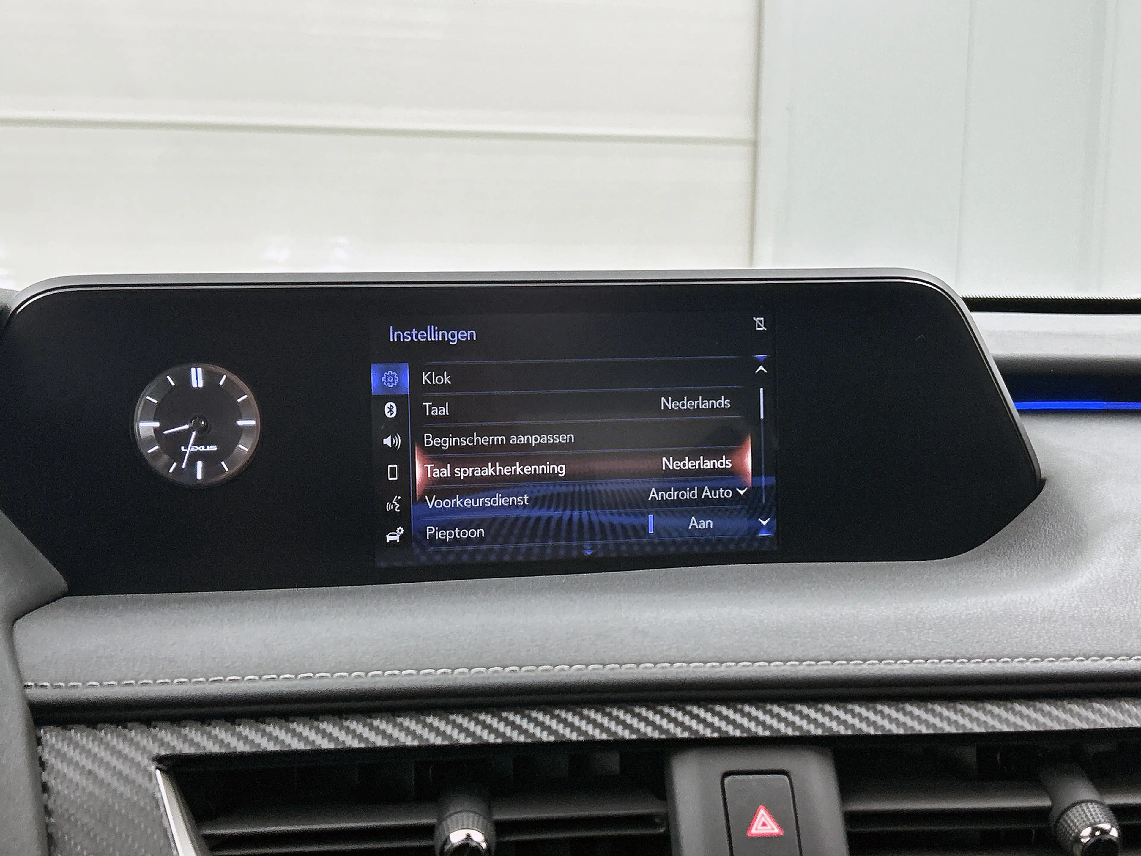 Lexus UX 250h Business Line | Stoelverwarming | Stuurverwarming — photo 7