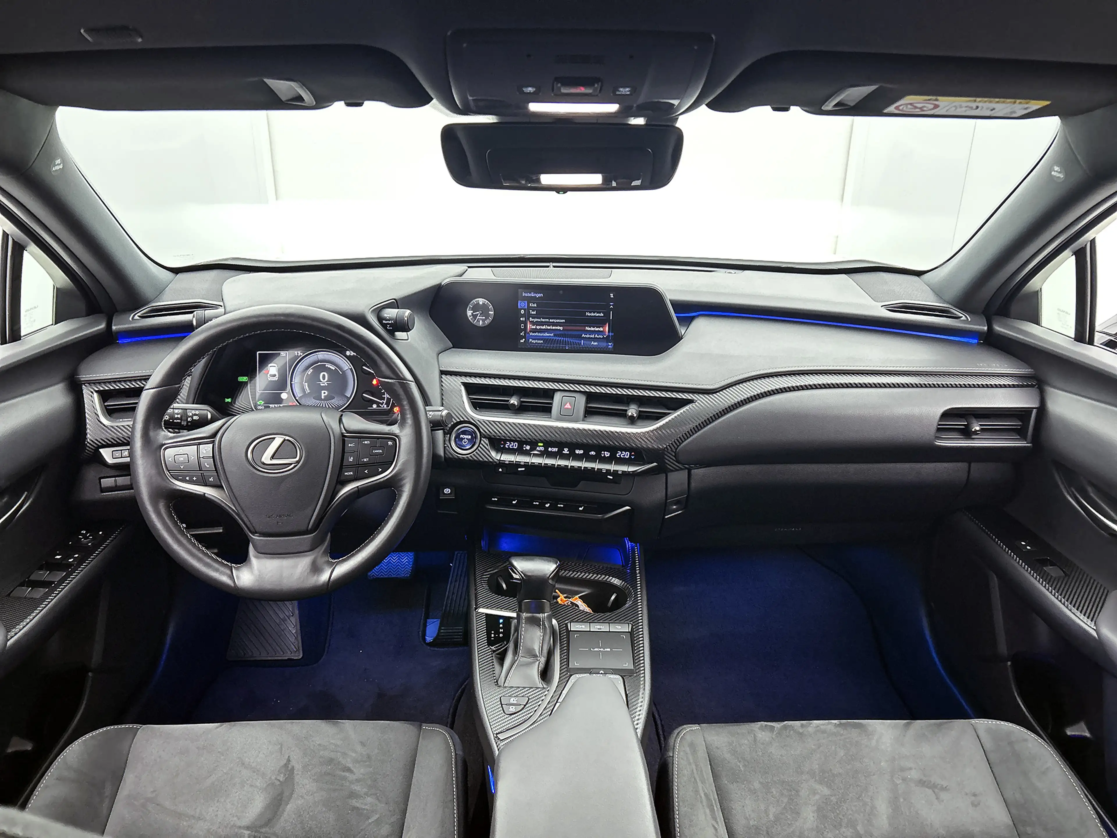 Lexus UX 250h Business Line | Stoelverwarming | Stuurverwarming — photo 4