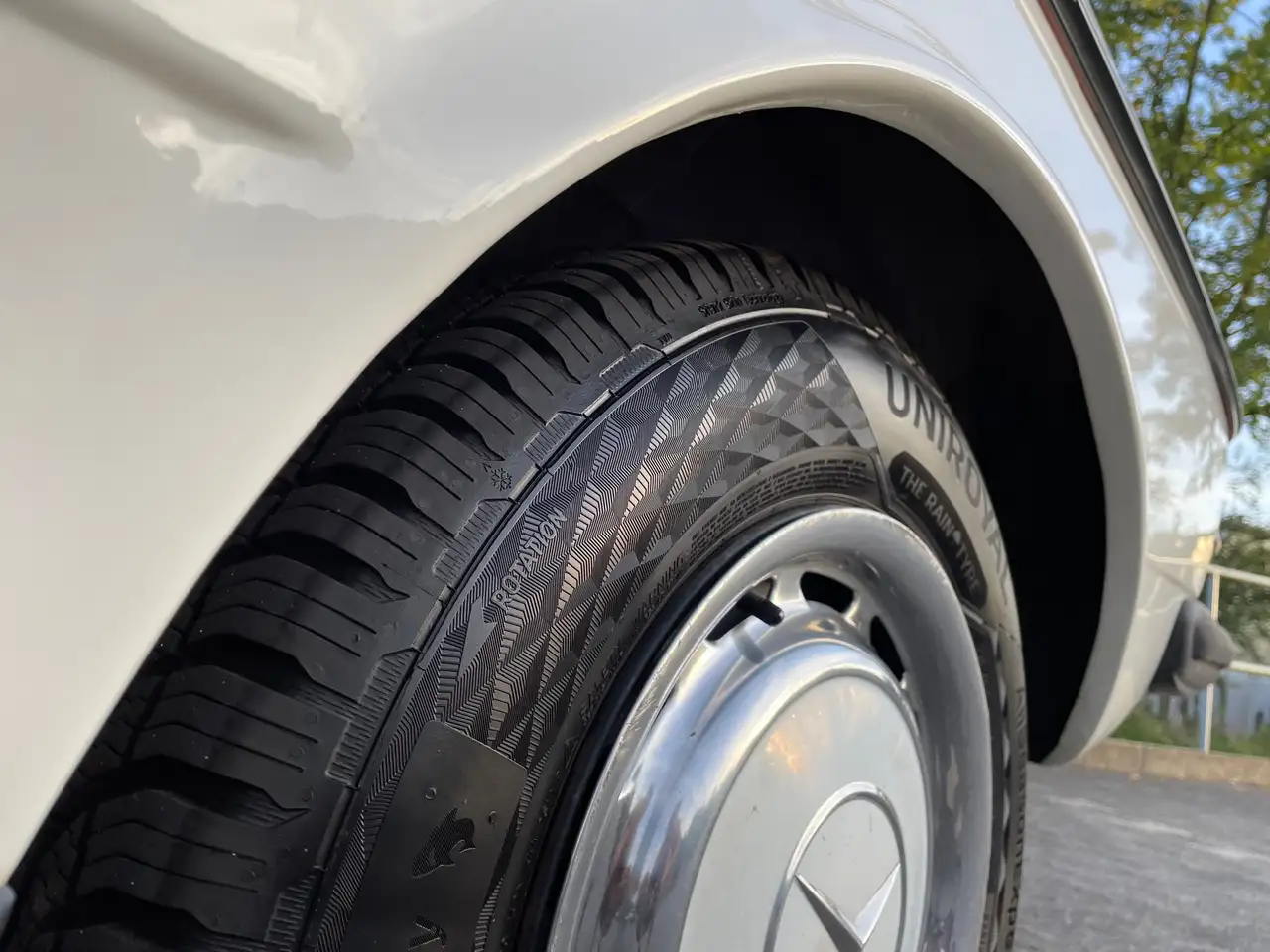Mercedes-Benz 230 E AUTOMATIK*SD*H-KENNZEICHEN*ZV*INSP+TÜV NEU !!, foto 8