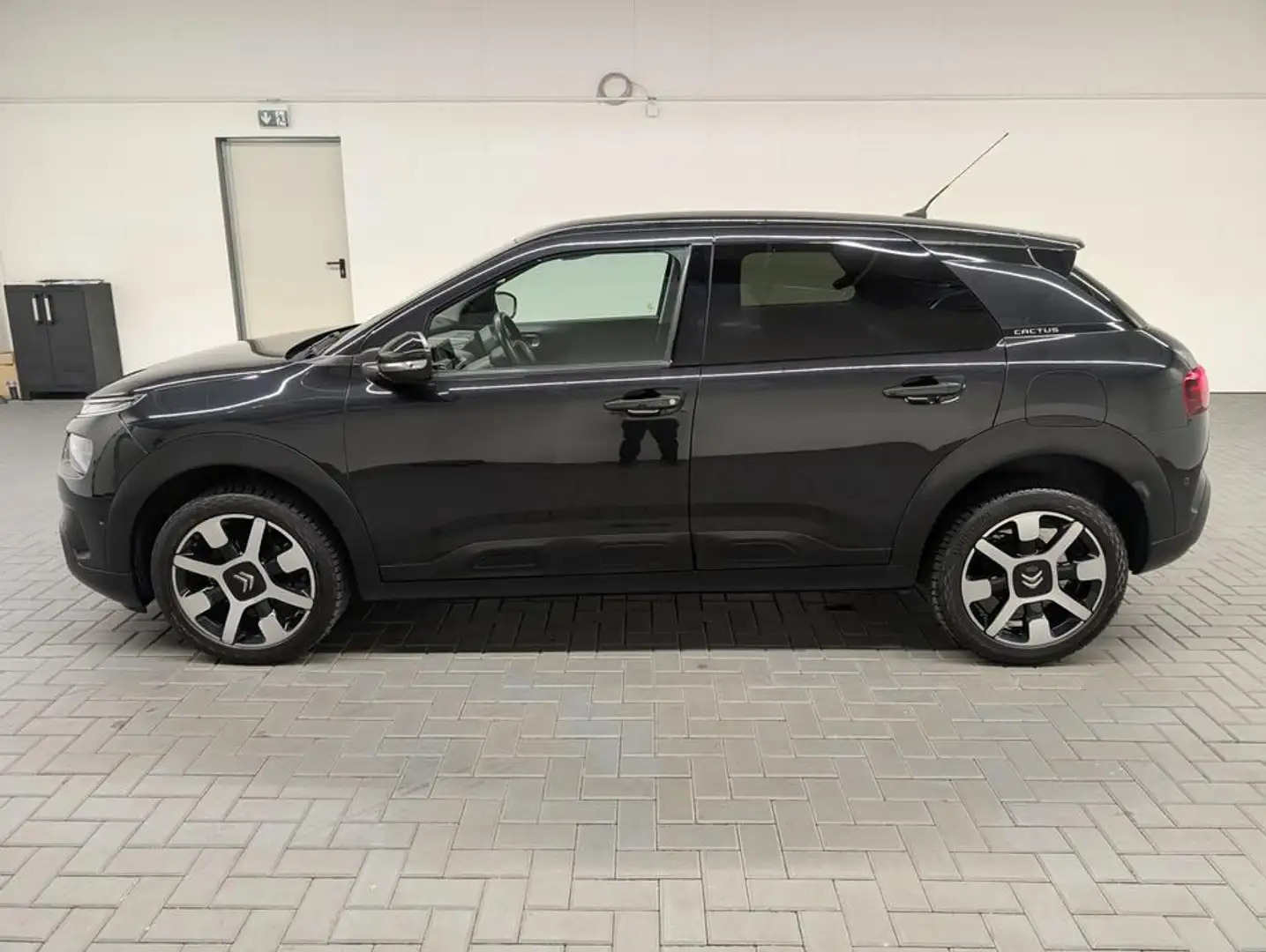 Citroen C4 Cactus Shine SHZ/MirrorLink/Kam/Keyless/17 LM Schwarz - 2