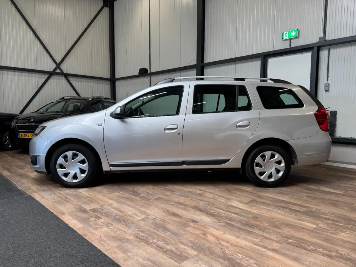 Dacia Logan MCV 0.9 TCe Laureate Grijs - 2