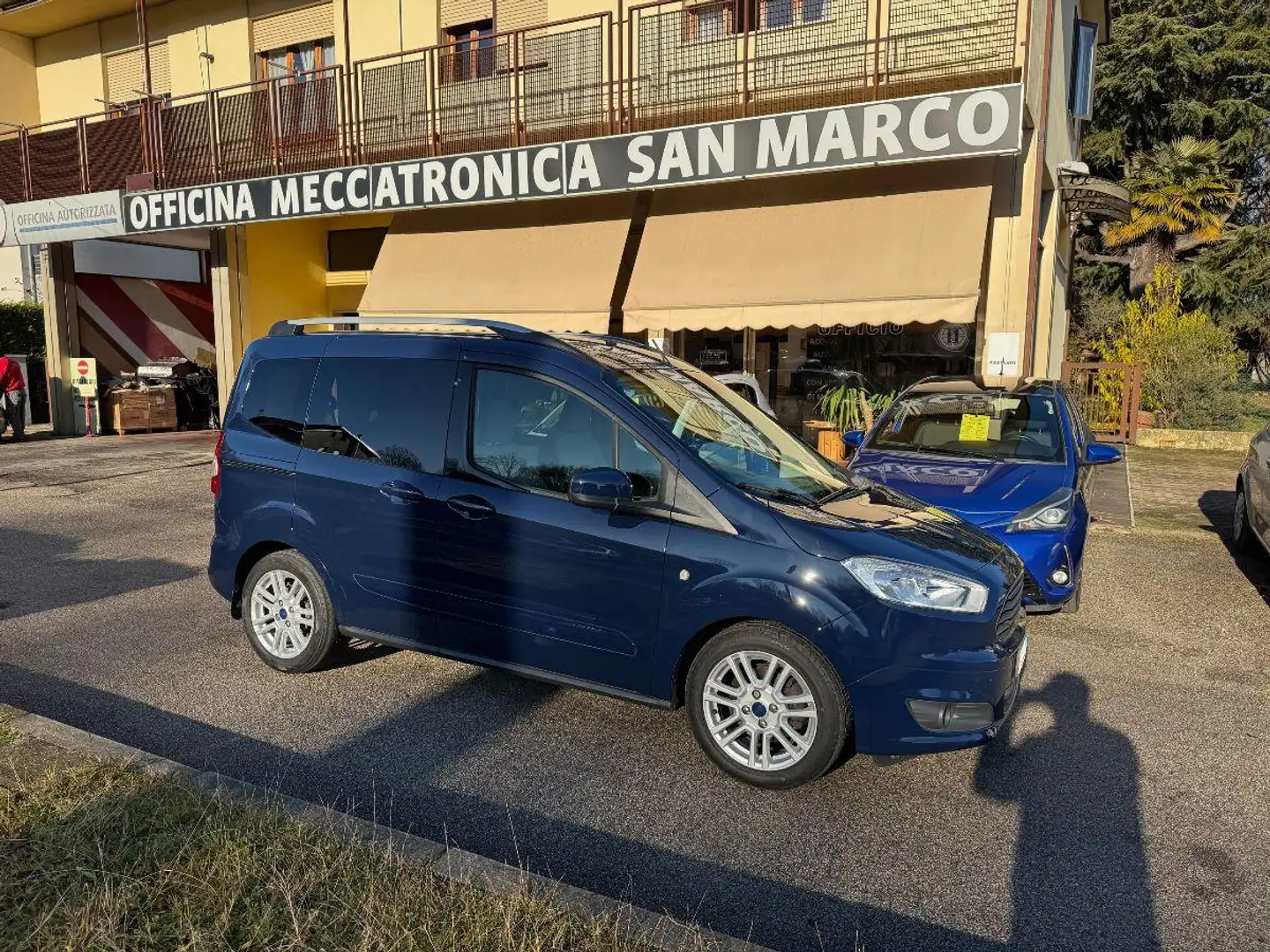 Ford Tourneo Courier Courier 1.0 EcoBoost 100 CV Plus Blu/Azzurro - 1