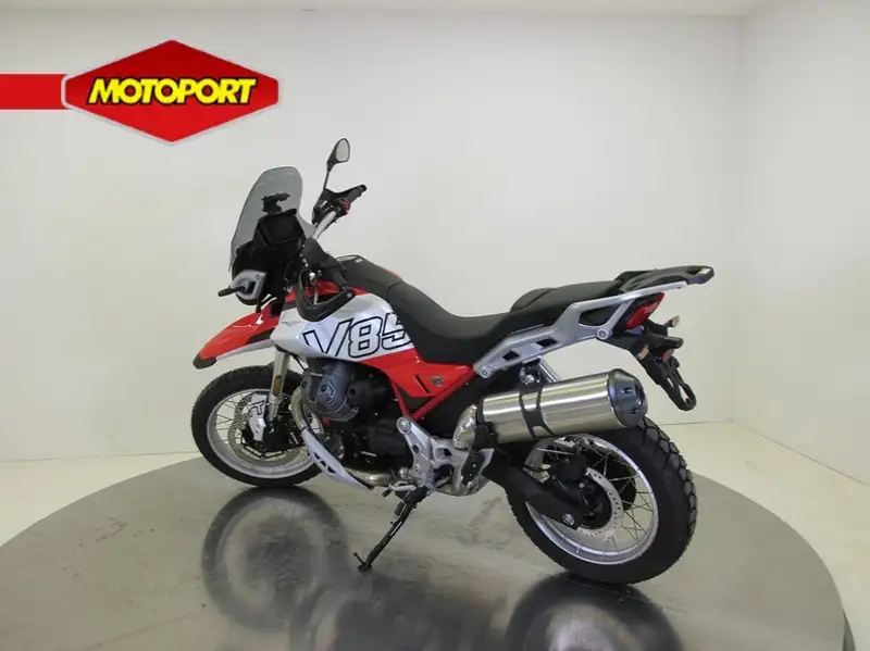 Moto Guzzi V 85 TT - foto 6