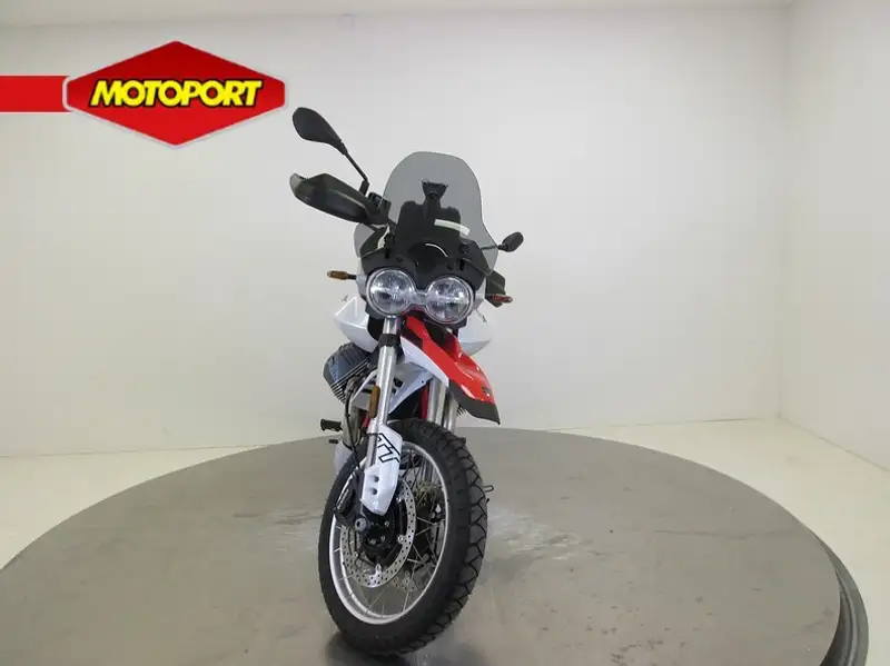 Moto Guzzi V 85 TT - foto 3