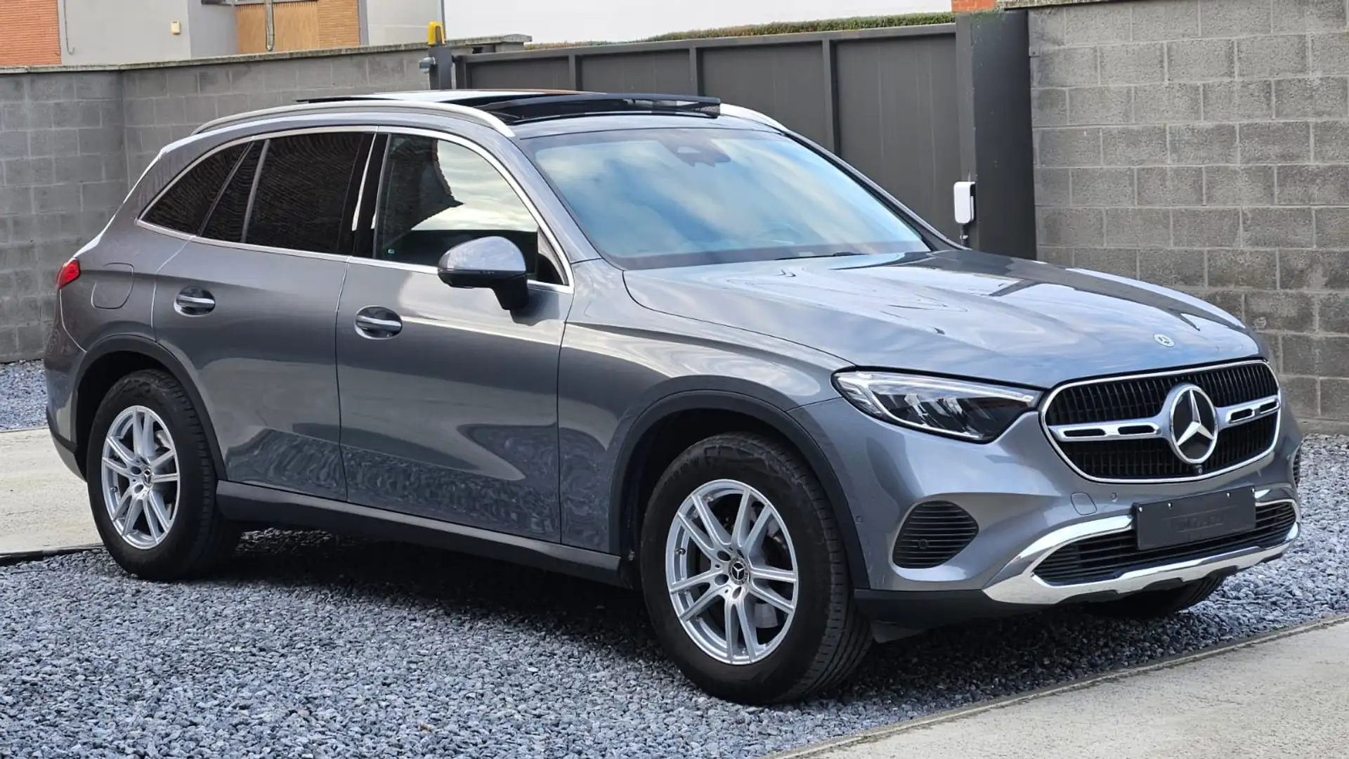 Mercedes-Benz GLC 200 Luxury Line Grijs - 1