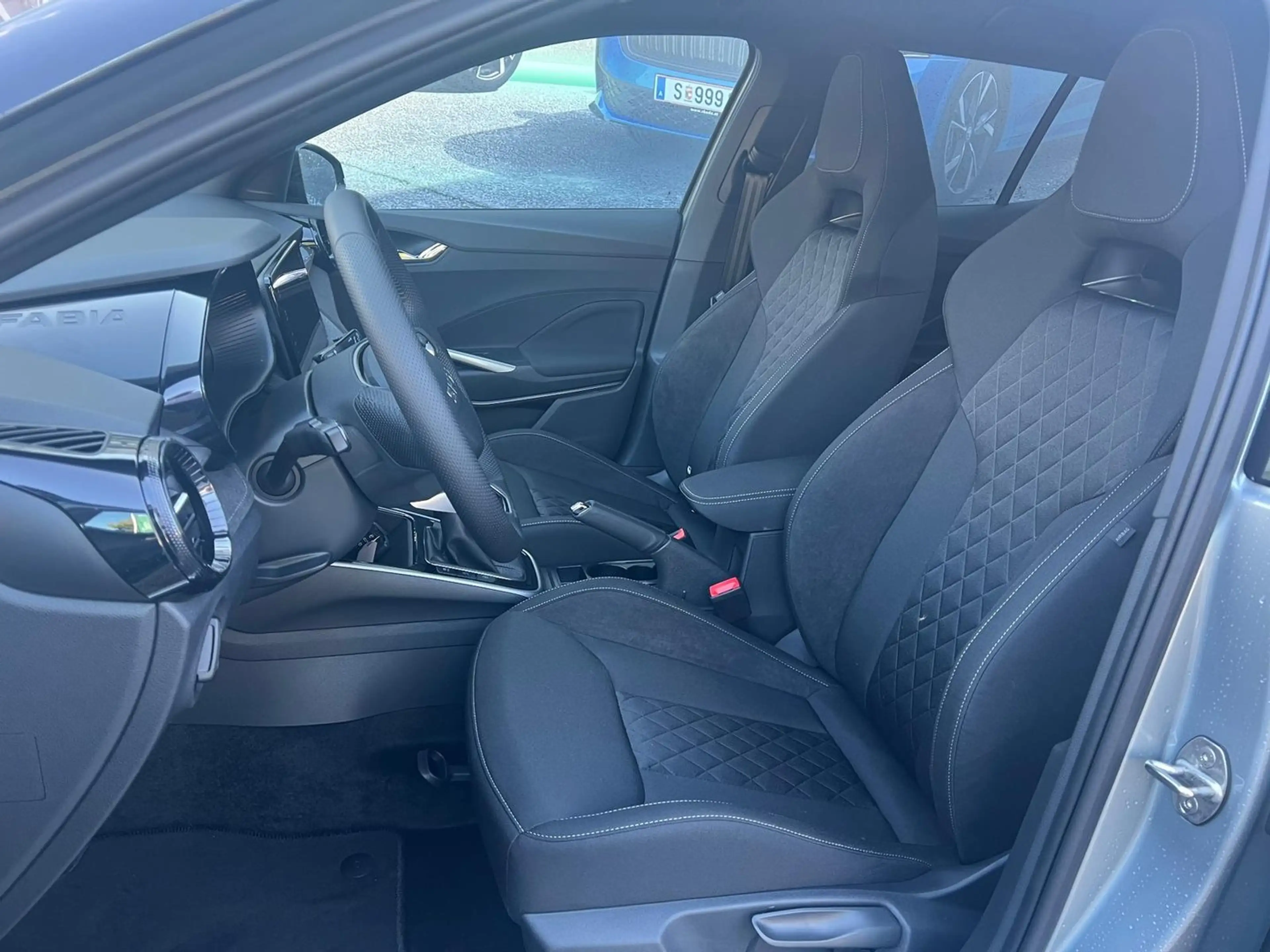 Skoda Fabia Monte Carlo TSI — photo 14