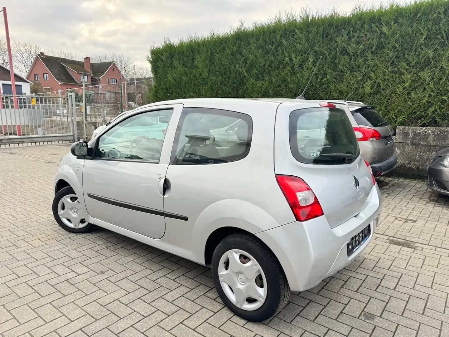 Renault Twingo 1.2i Benzine - Panorama dak ** 1 JAAR GARANTIE ** Argent - 2