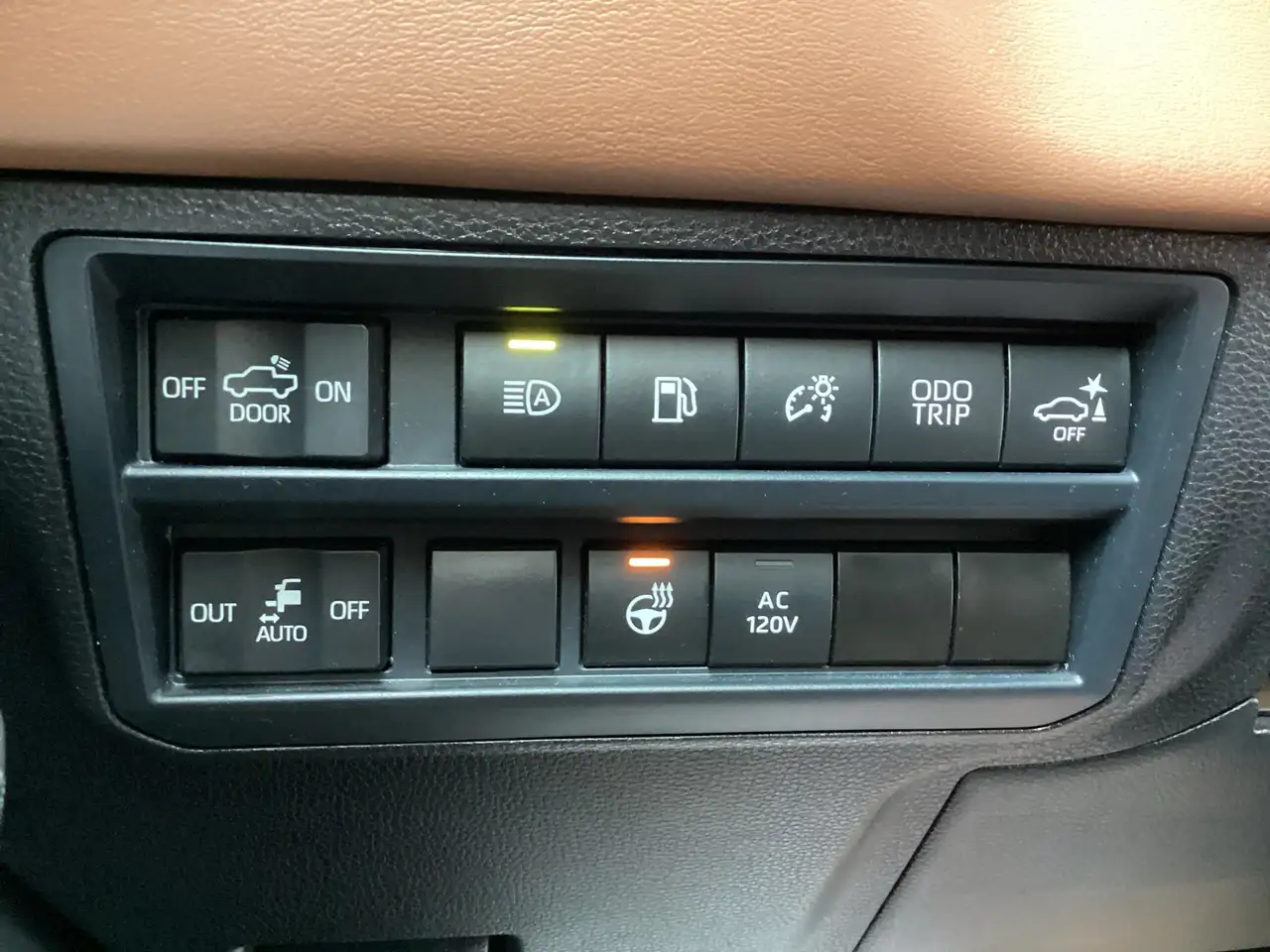 Toyota Tundra снимка Toyota Tundra