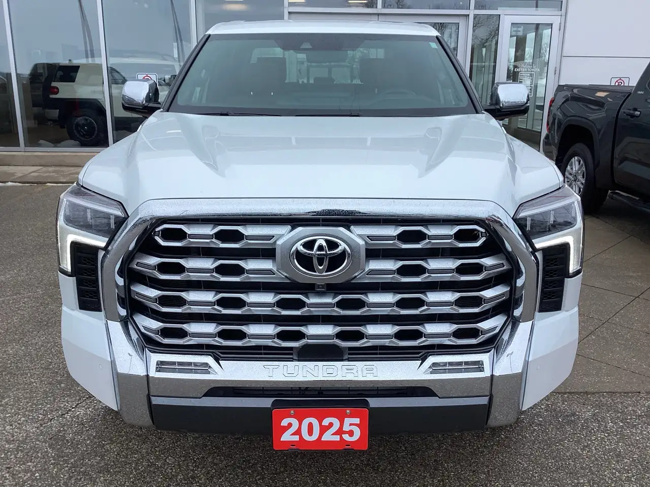 Toyota Tundra снимка Toyota Tundra