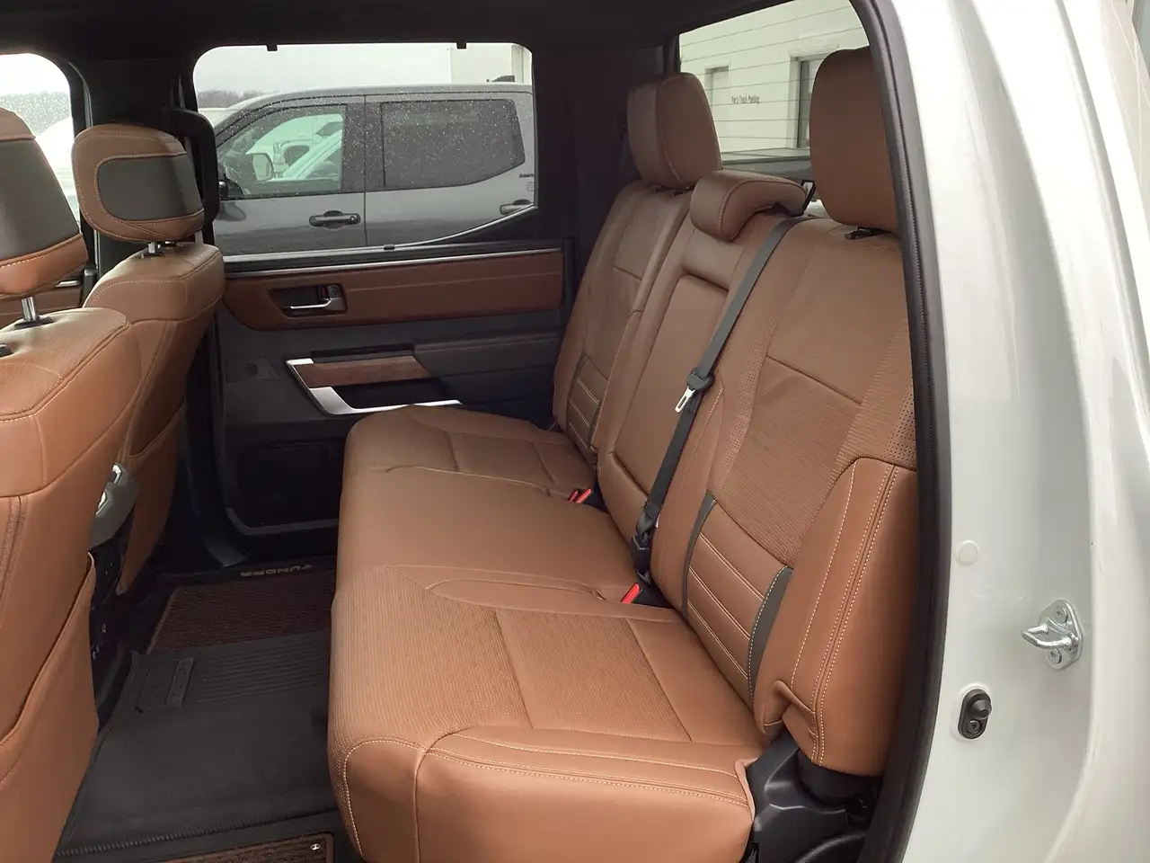 Toyota Tundra снимка Toyota Tundra