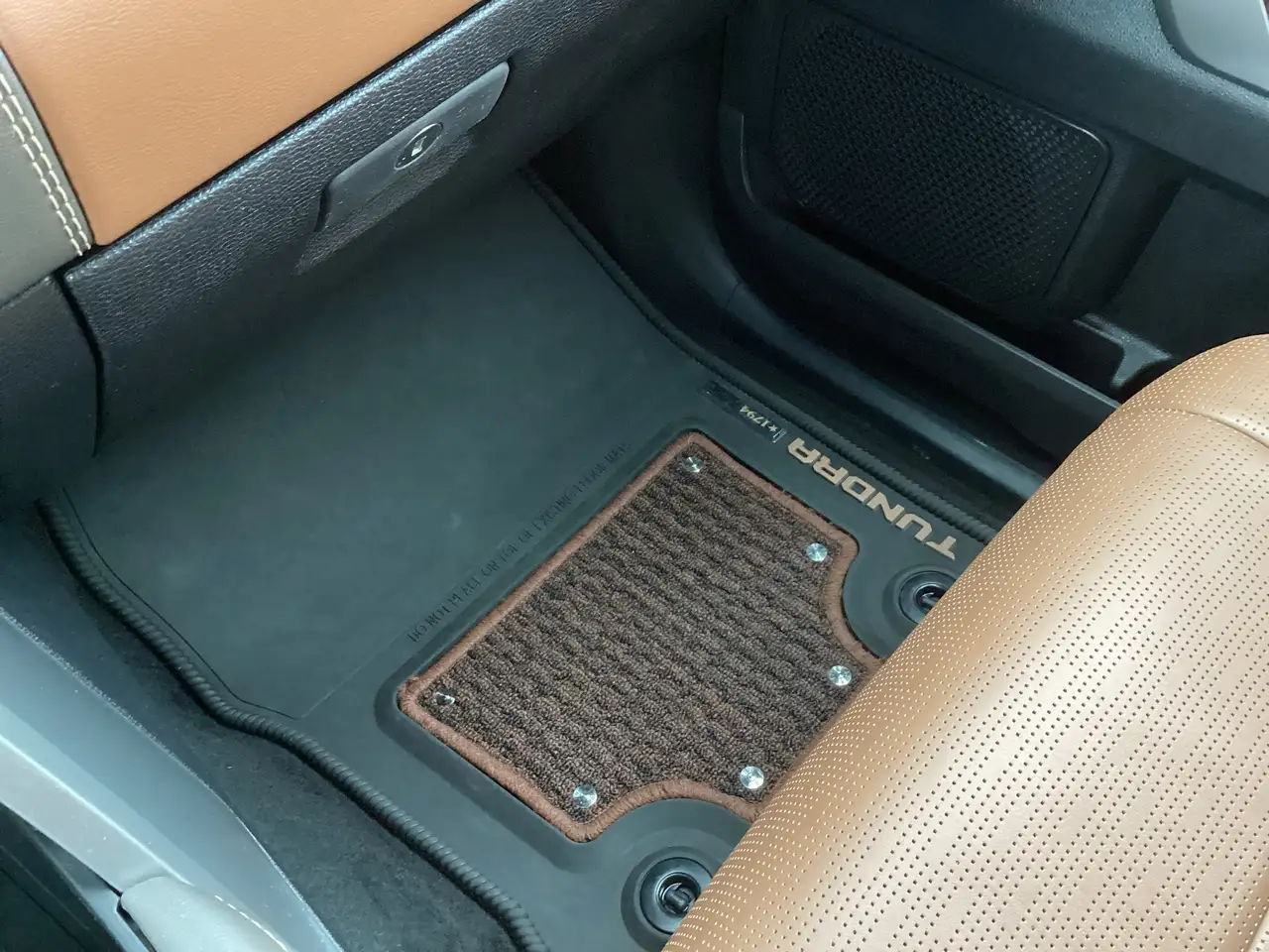 Toyota Tundra снимка Toyota Tundra