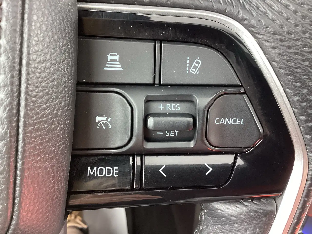 Toyota Tundra снимка Toyota Tundra