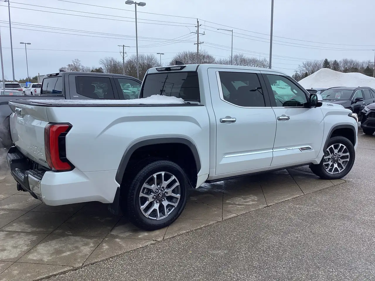 Toyota Tundra снимка Toyota Tundra