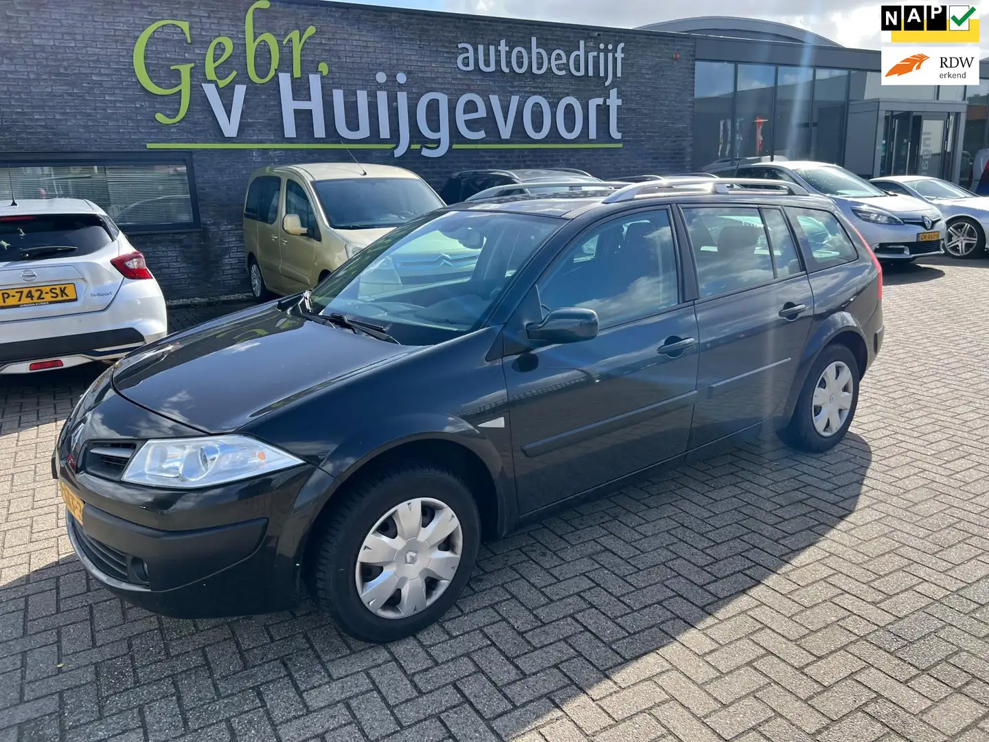 Renault Megane Grand Tour 1.6-16V Business Line LPG Zwart - 1
