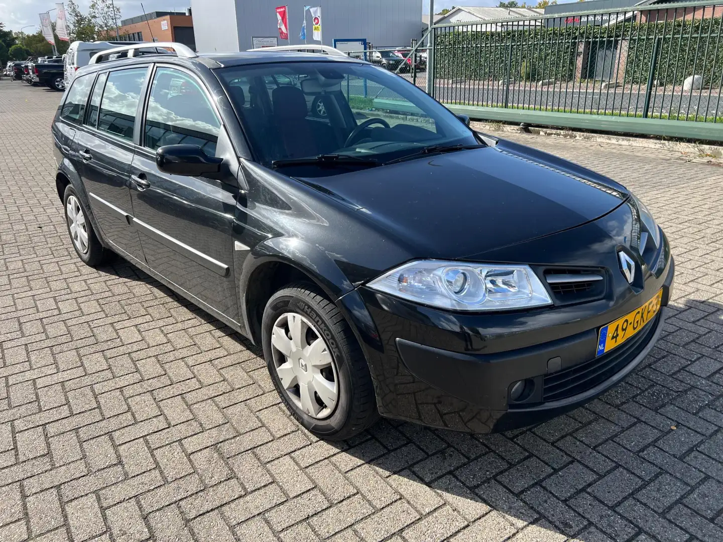 Renault Megane Grand Tour 1.6-16V Business Line LPG Zwart - 2