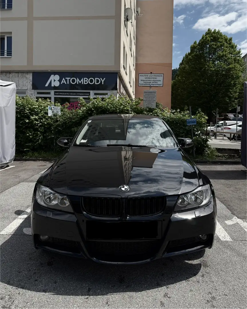 BMW 318 318i Schwarz - 1