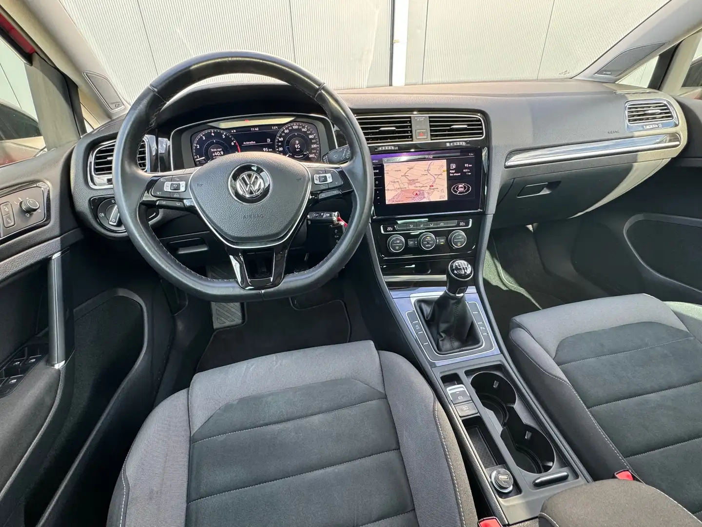 Volkswagen Golf 1.5 TSI * R-line * Panoramadak * Visueel cockpit * Rood - 2