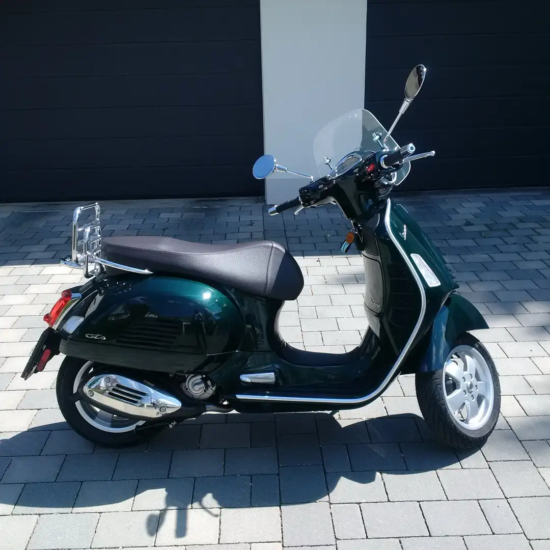 Vespa GTS Touring 300 HPE ABS Groen - 2