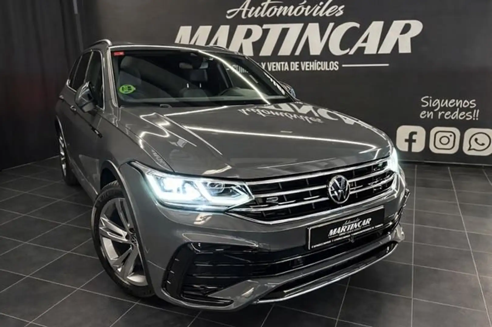 Volkswagen Tiguan R Line Gris - 2