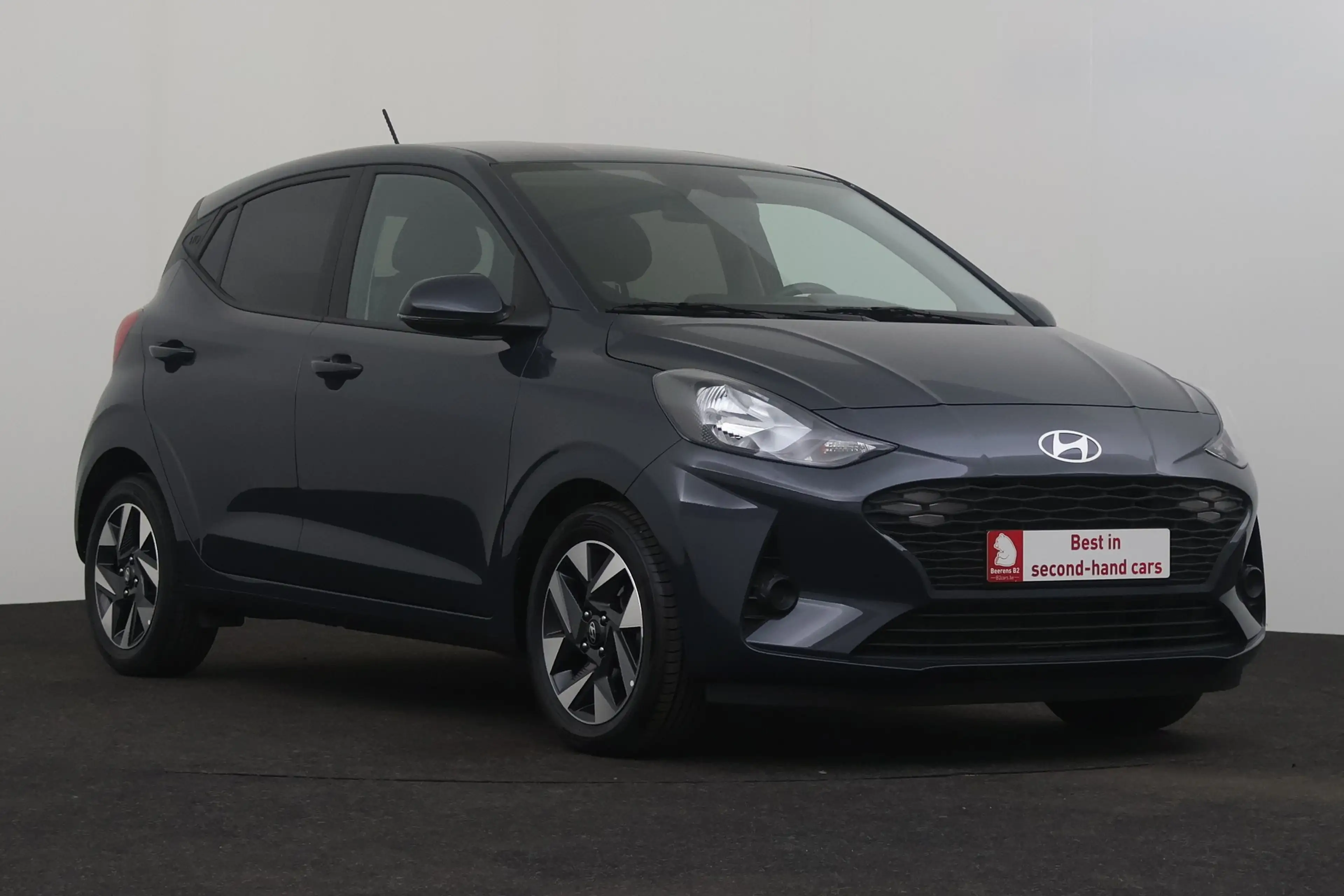 Hyundai i10 1.0 MPi + GPS + CAMERA + PDC + CRUISE + ALU — photo 4