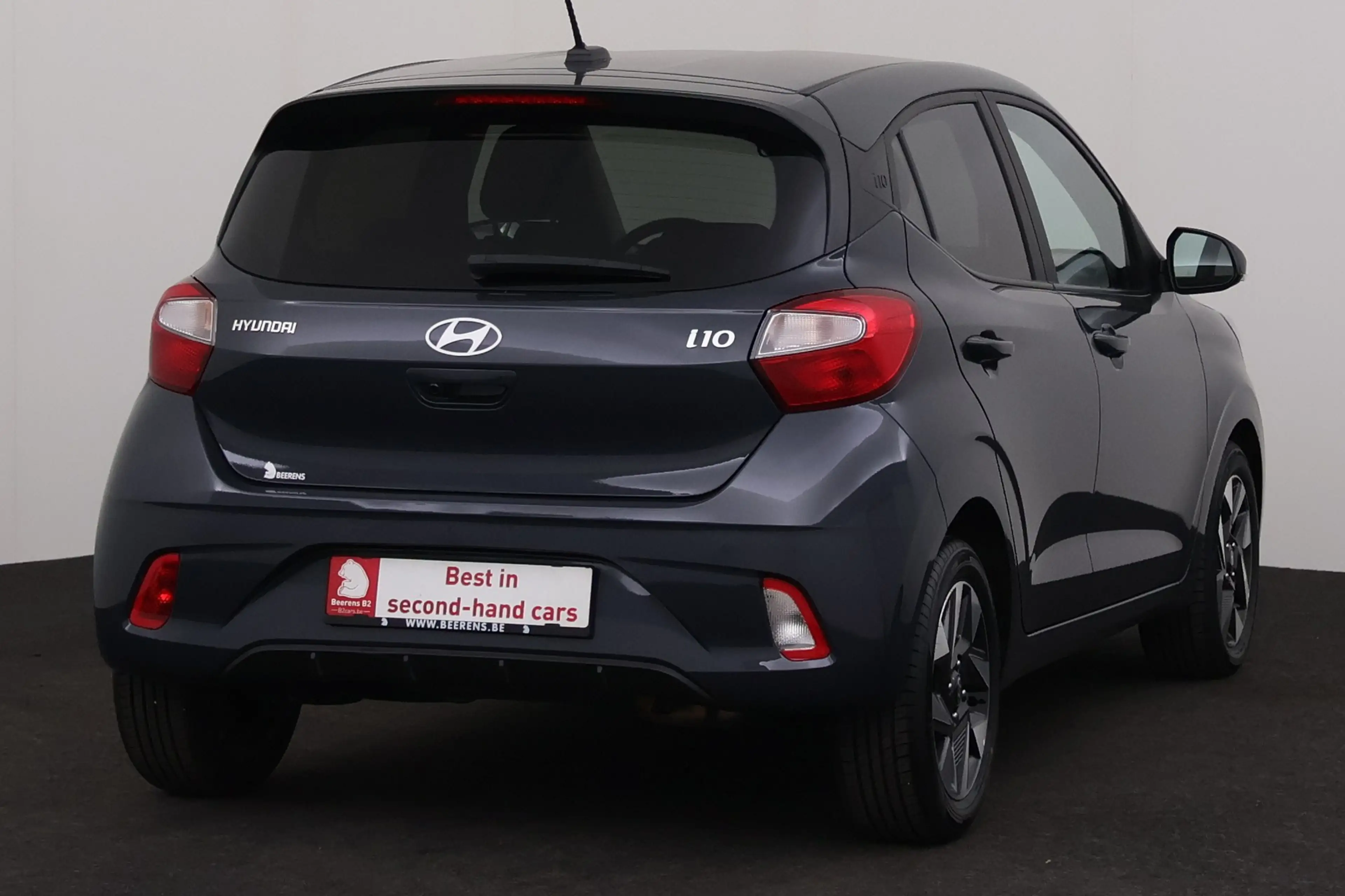 Hyundai i10 1.0 MPi + GPS + CAMERA + PDC + CRUISE + ALU — photo 3