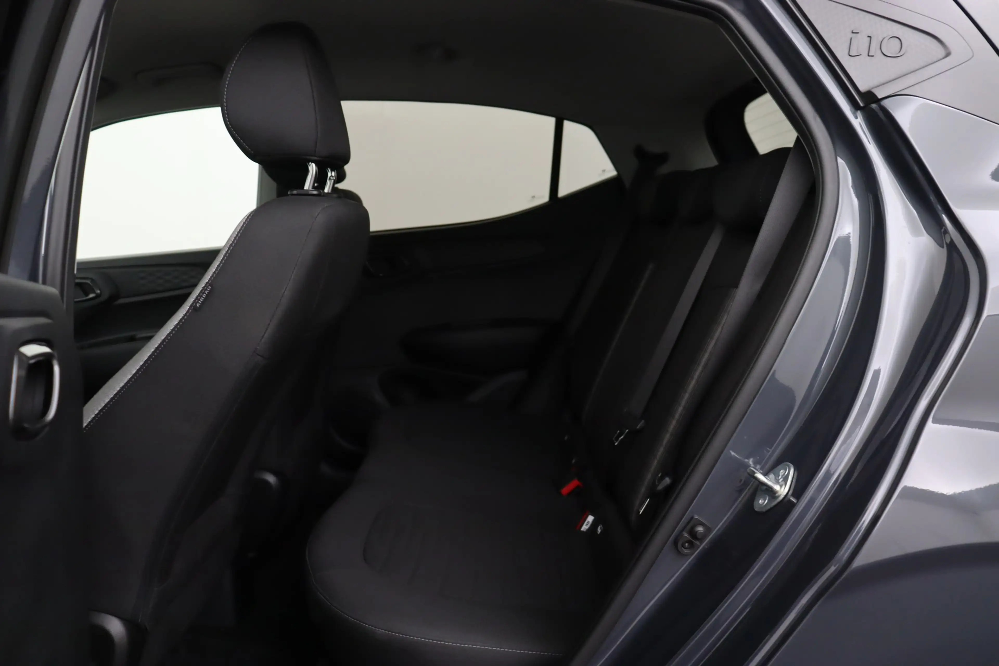 Hyundai i10 1.0 MPi + GPS + CAMERA + PDC + CRUISE + ALU — photo 13