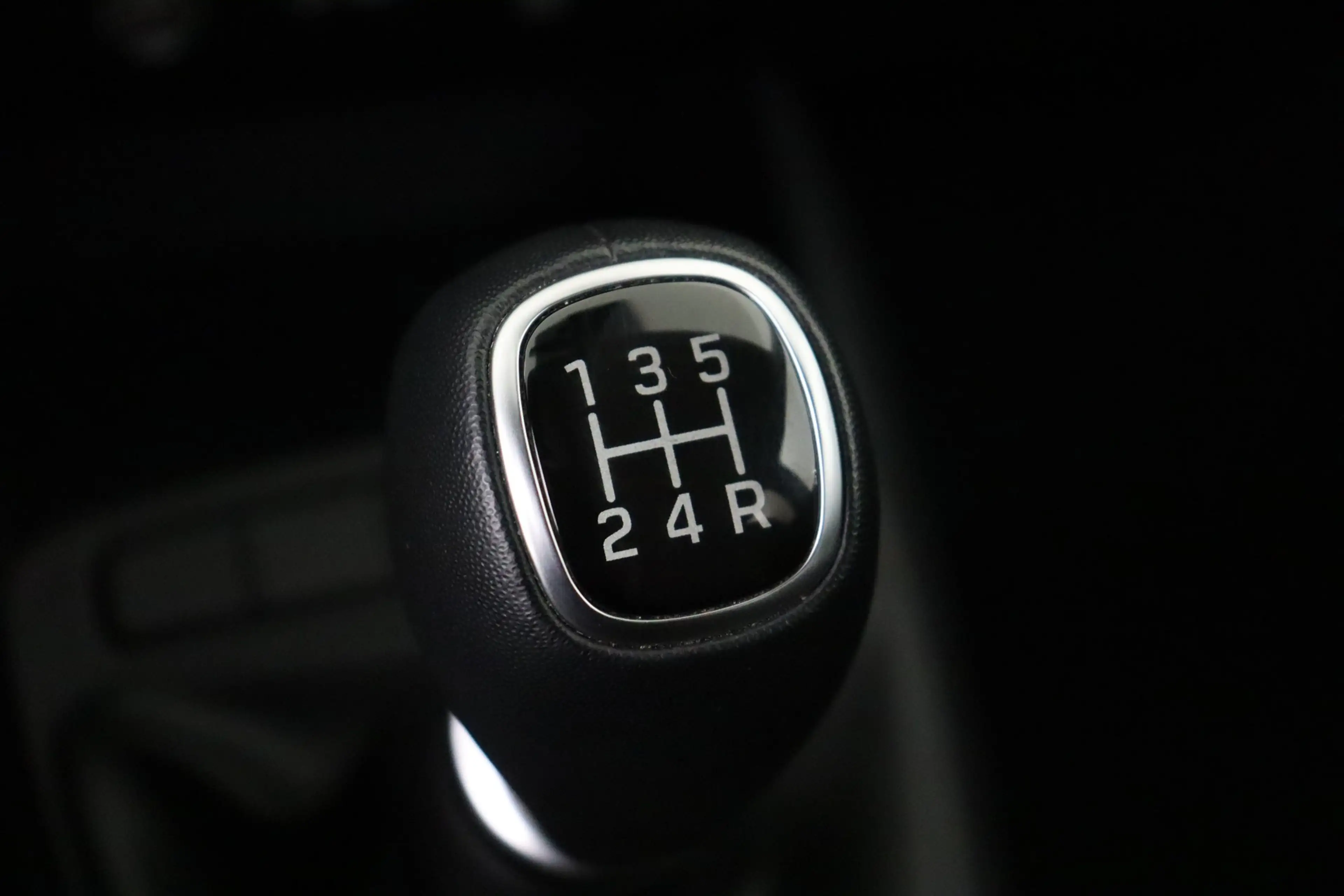 Hyundai i10 1.0 MPi + GPS + CAMERA + PDC + CRUISE + ALU — photo 12