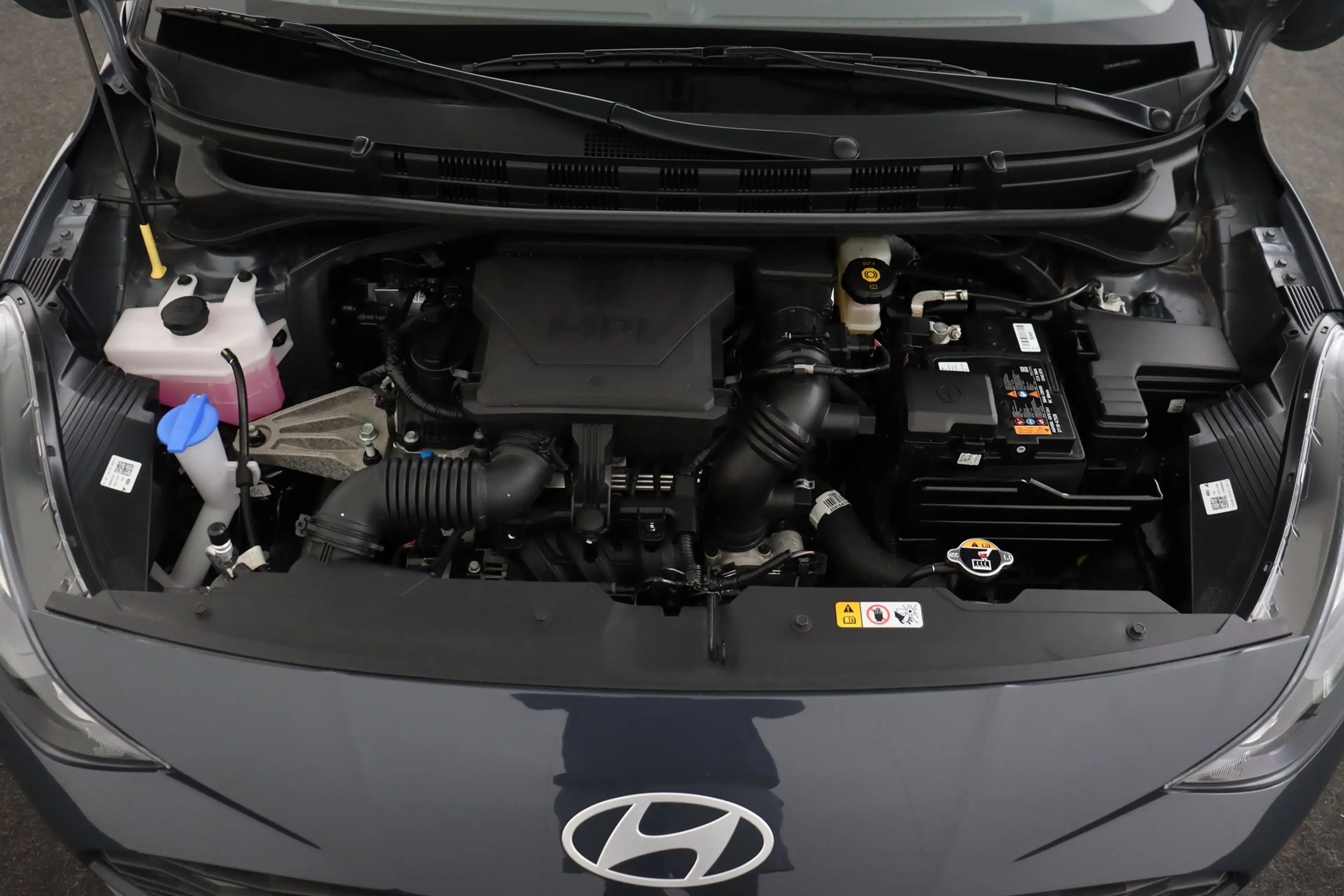 Hyundai i10 1.0 MPi + GPS + CAMERA + PDC + CRUISE + ALU — photo 14