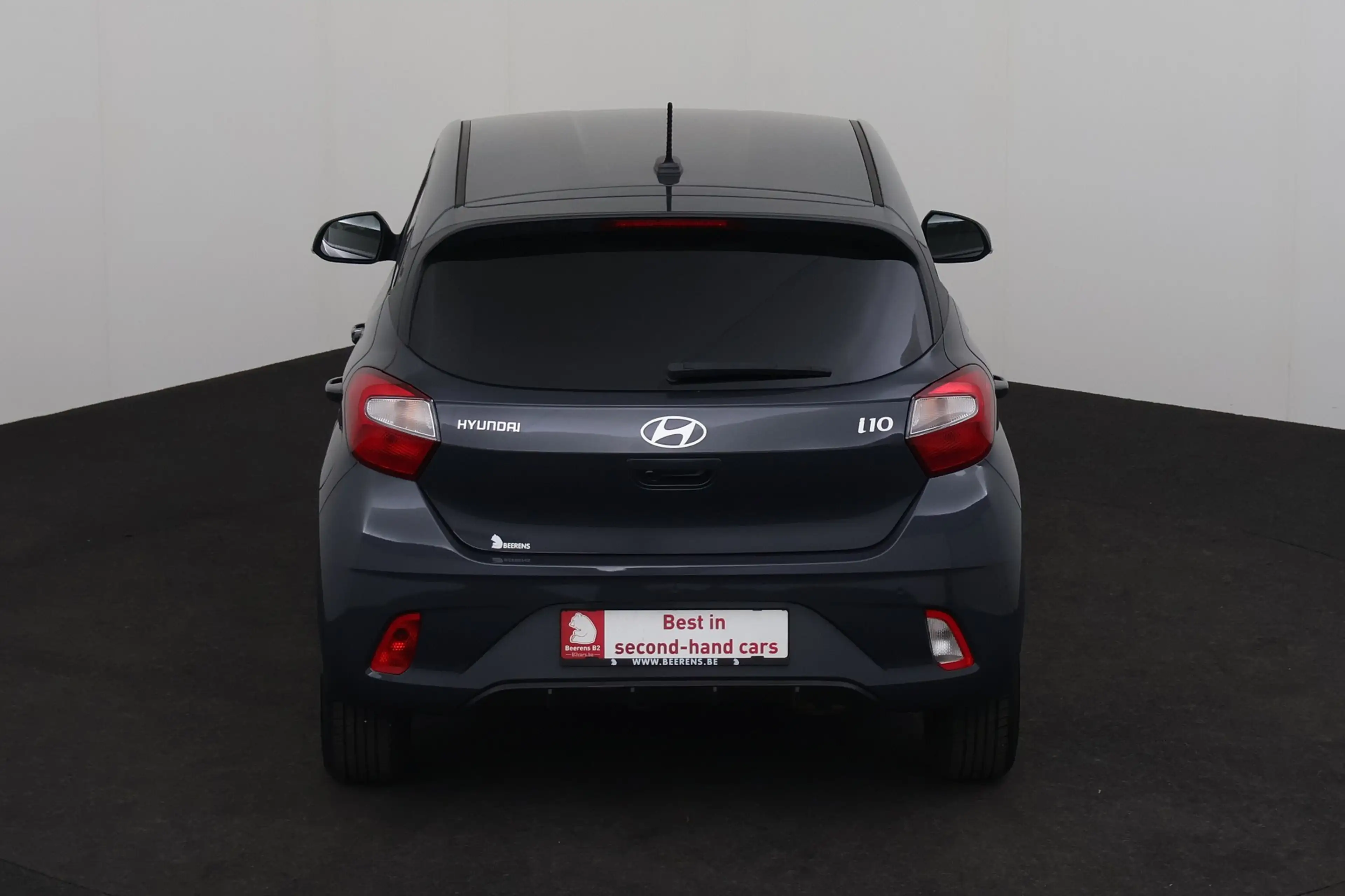 Hyundai i10 1.0 MPi + GPS + CAMERA + PDC + CRUISE + ALU — photo 6