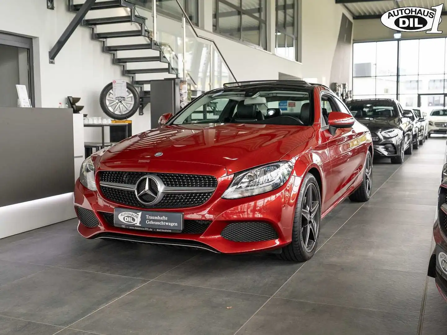 Mercedes-Benz C 200 *KEYLESS*AMBIENTE*PANO* Rood - 2