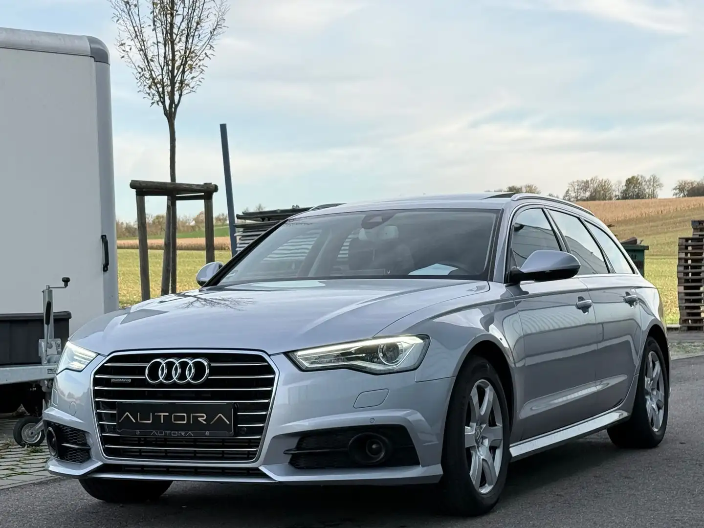 Audi A6 Avant 3.0 TDI clean diesel quattro PANO|R.KAM Plateado - 2