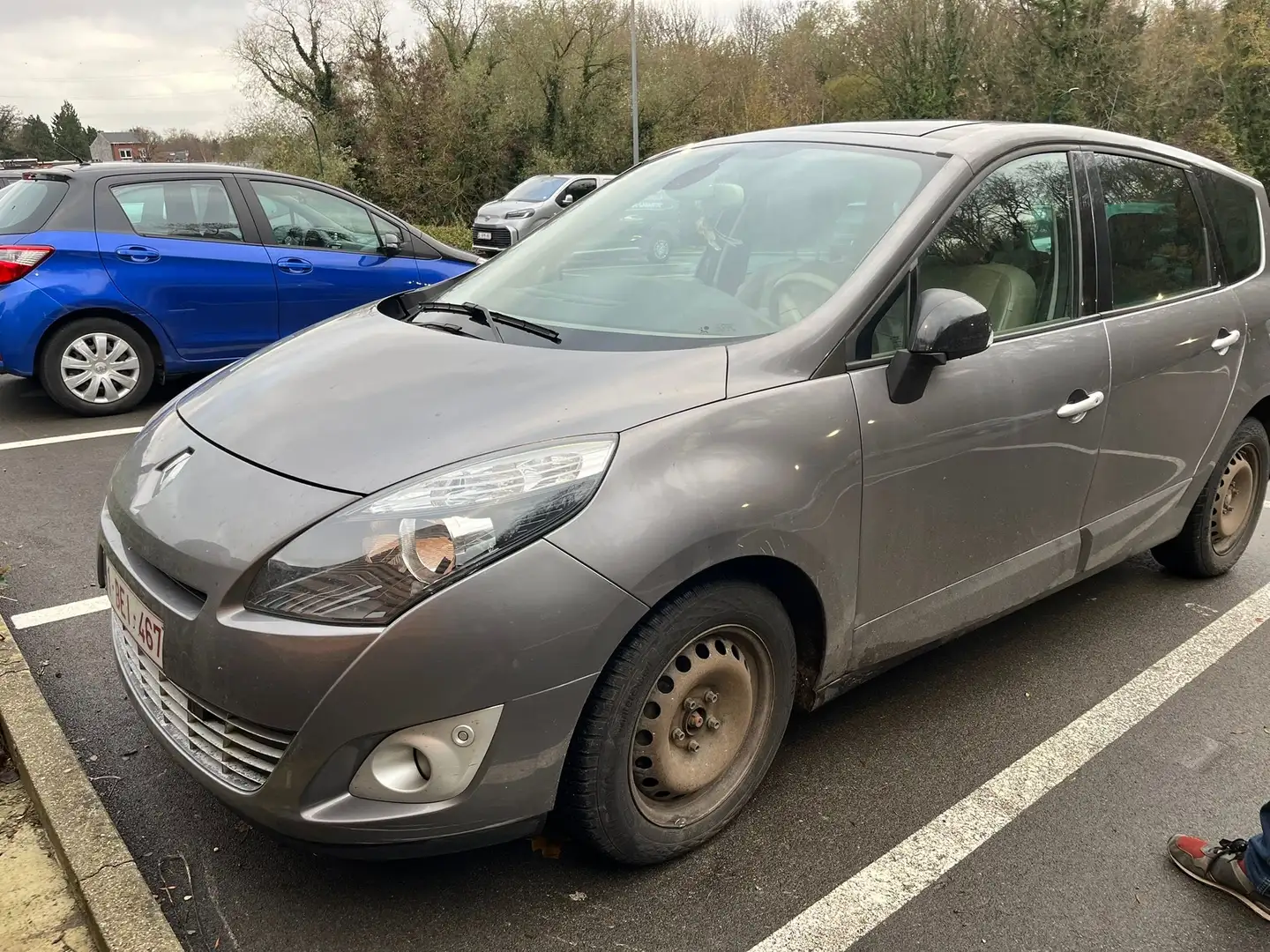 Renault Grand Scenic 1.9 dCi Dynamique FAP Argent - 1