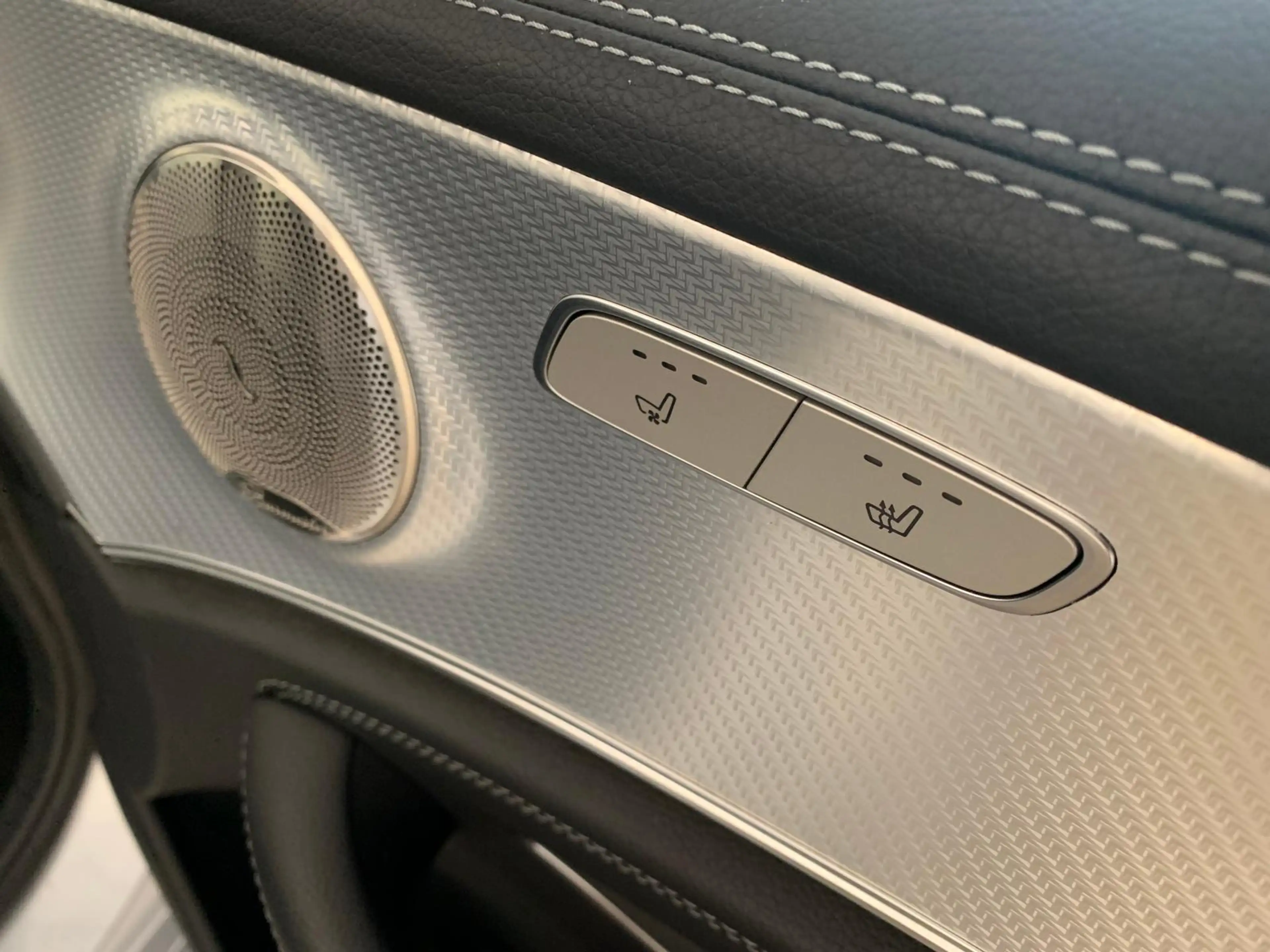 Mercedes-Benz E 300 E300 de AMG VLEDER/DISTR/BURMESTER/AHK/NIGHT/KAM — photo 4
