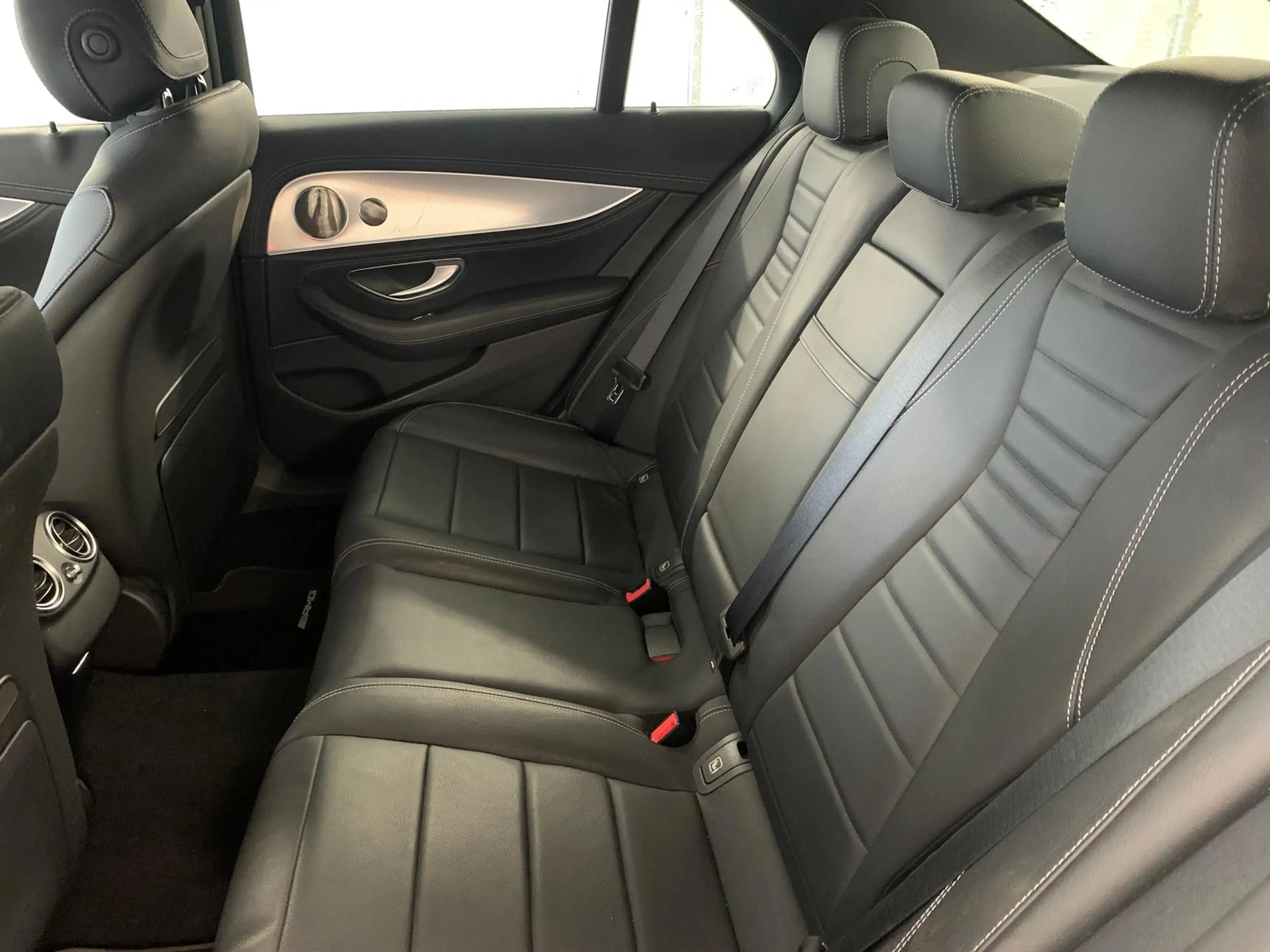 Mercedes-Benz E 300 E300 de AMG VLEDER/DISTR/BURMESTER/AHK/NIGHT/KAM — photo 9