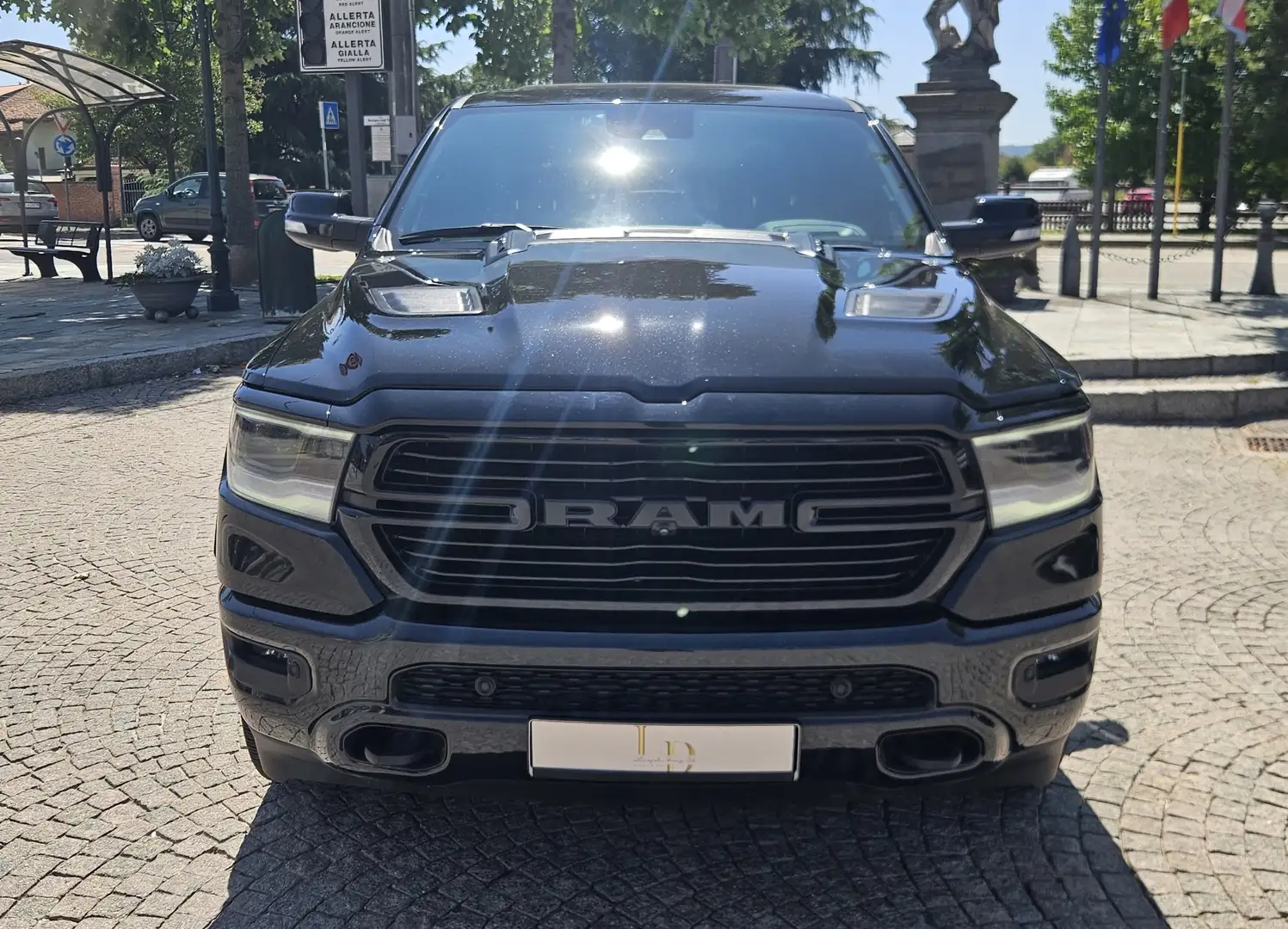 Dodge RAM Ram 1500 5.7 V8/LARAMIE+NIGHT EDITION/BLACK/22! Zwart - 2