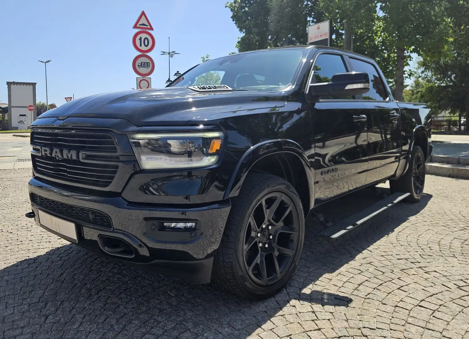 Dodge RAM Ram 1500 5.7 V8/LARAMIE+NIGHT EDITION/BLACK/22! Zwart - 1