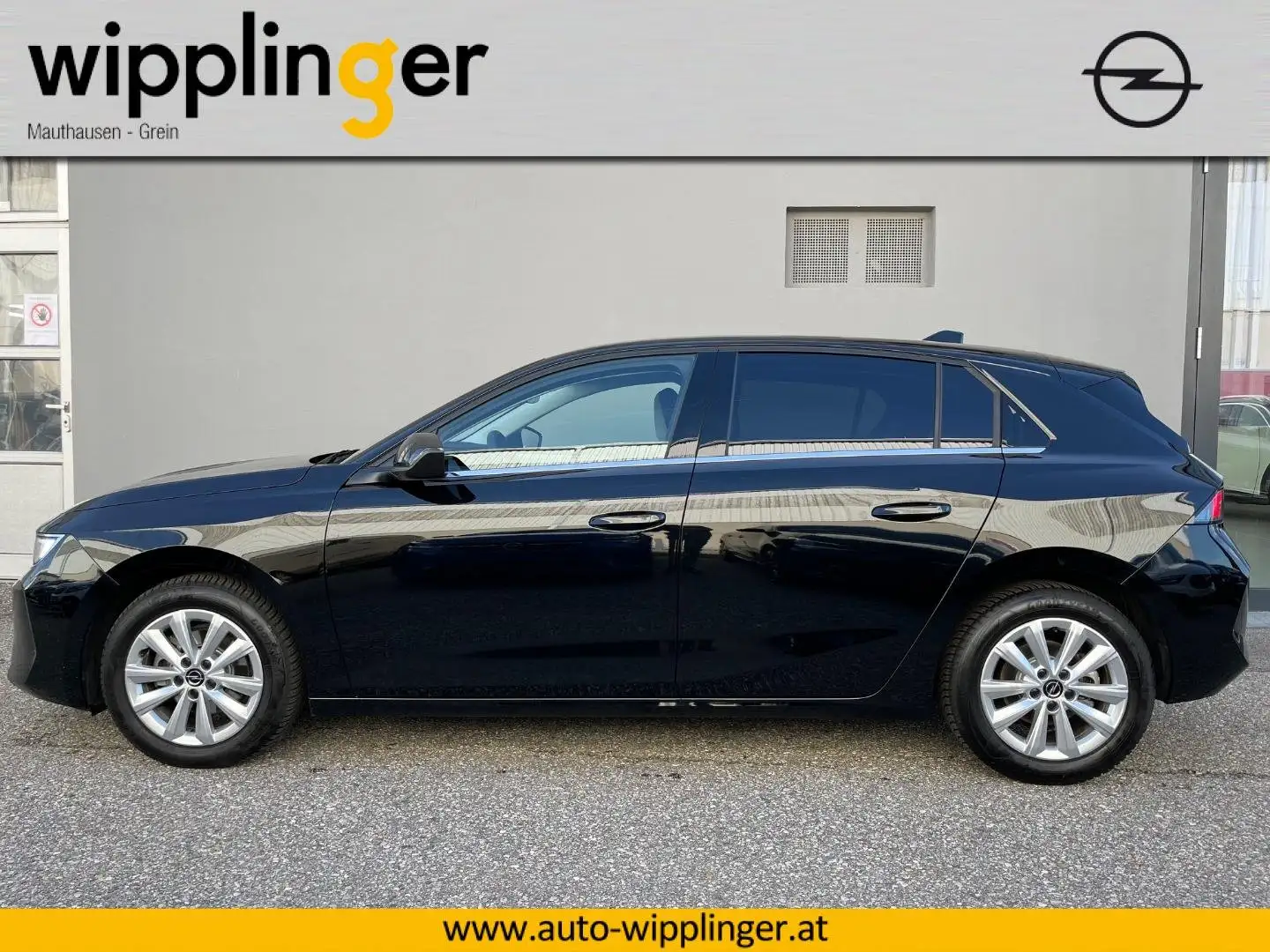 Opel Astra L Elegance 110PS Benzin MT6 LP € 31.696,- Noir - 2