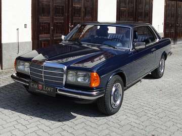 230 CE Coupé C123E23