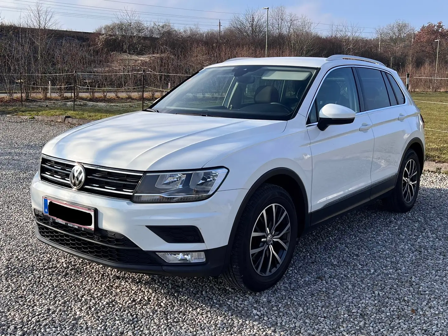Volkswagen Tiguan 2,0 TDI - Pickerl Neu Weiß - 1