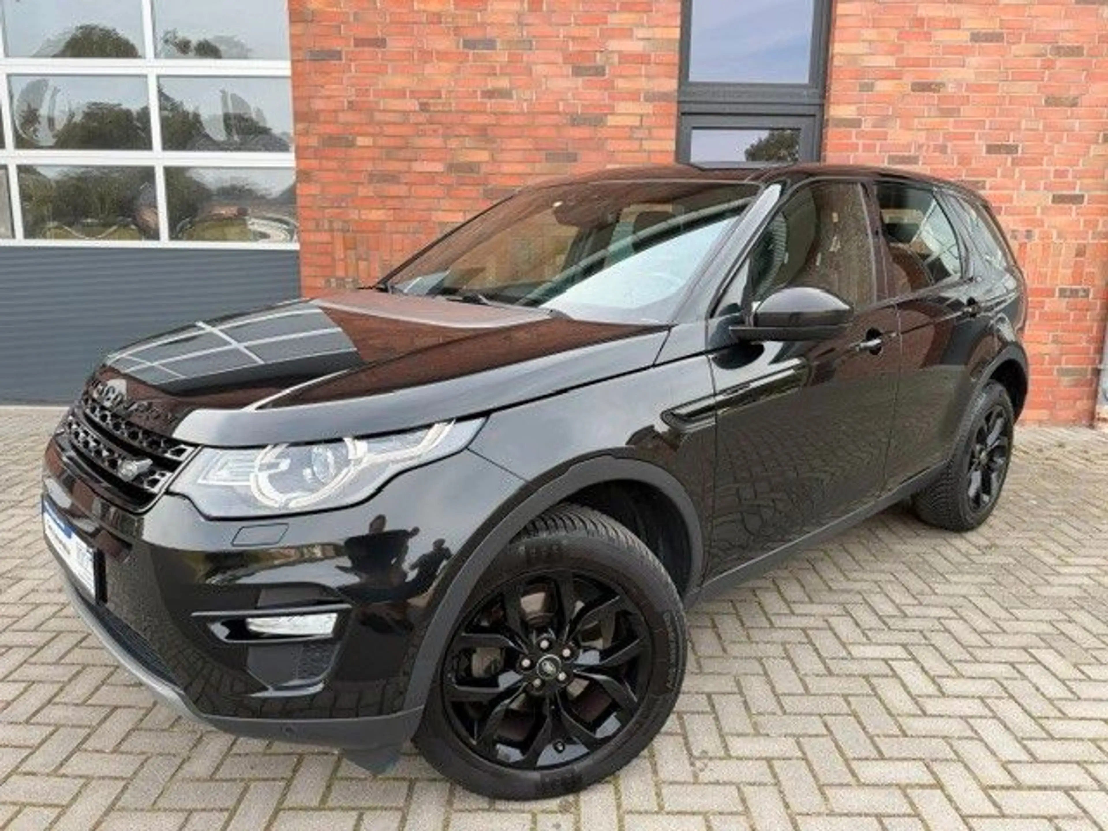 Land Rover Discovery Sport DISCOVERY SPORT 2.0TD4 AWD AUTOM,LEDER,PANORAMA
